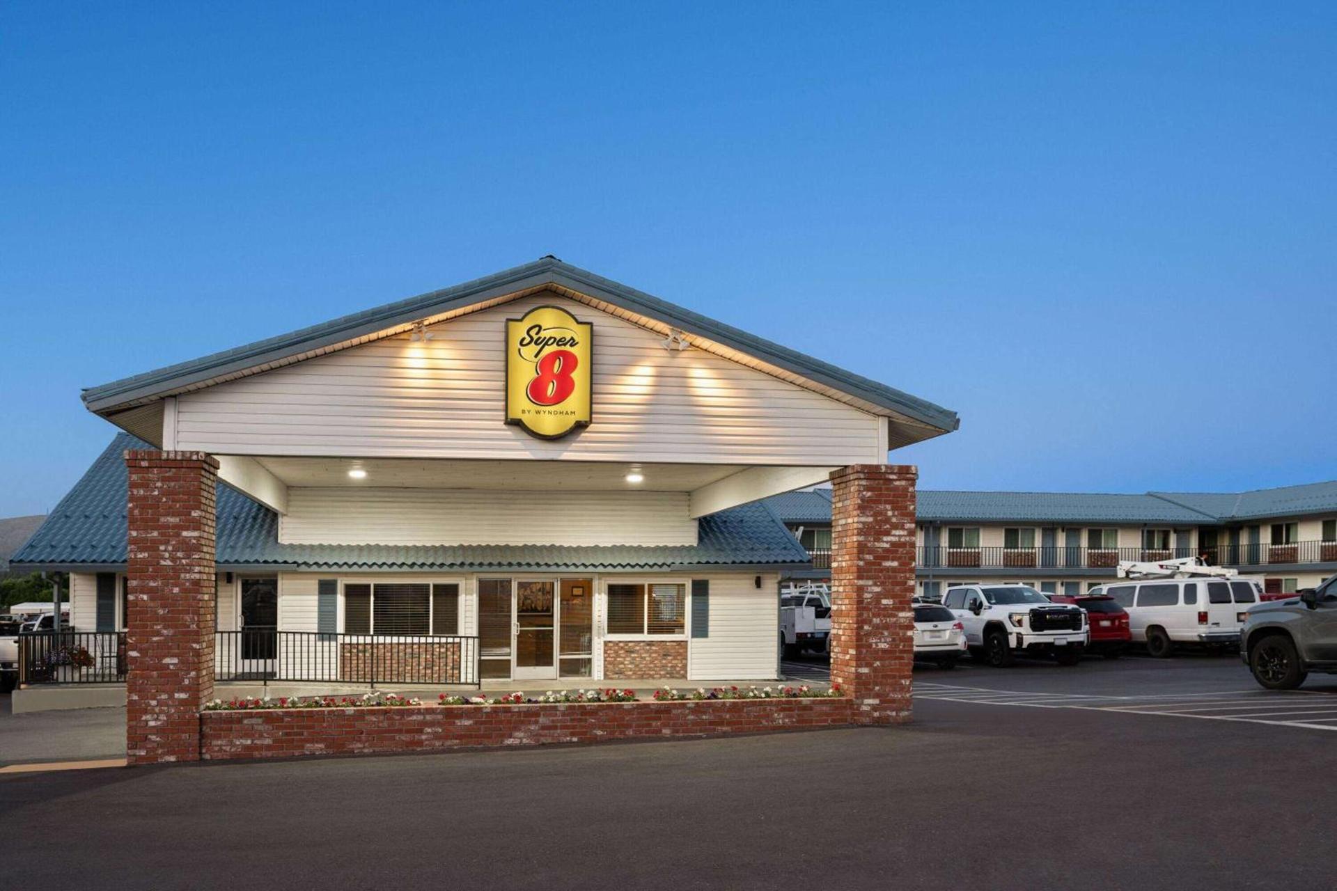 Super 8 by Wyndham Susanville photo 9