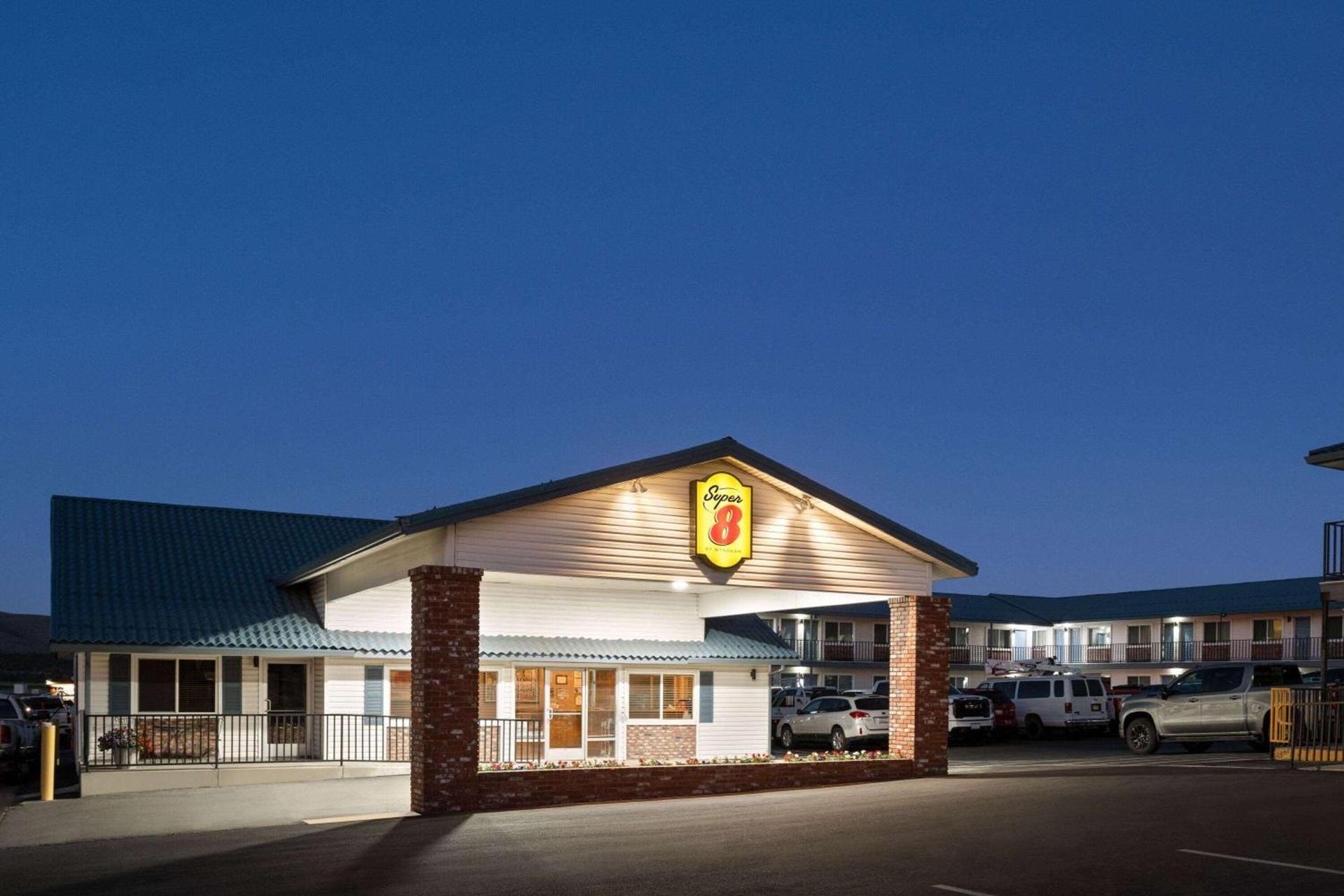 Super 8 by Wyndham Susanville photo 10