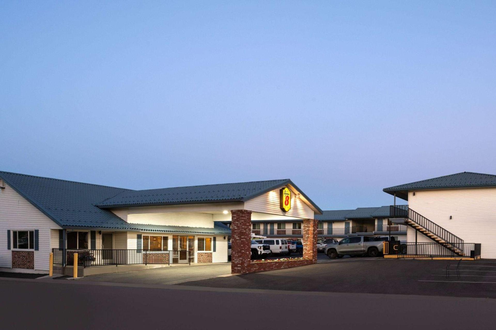 Super 8 by Wyndham Susanville photo 13
