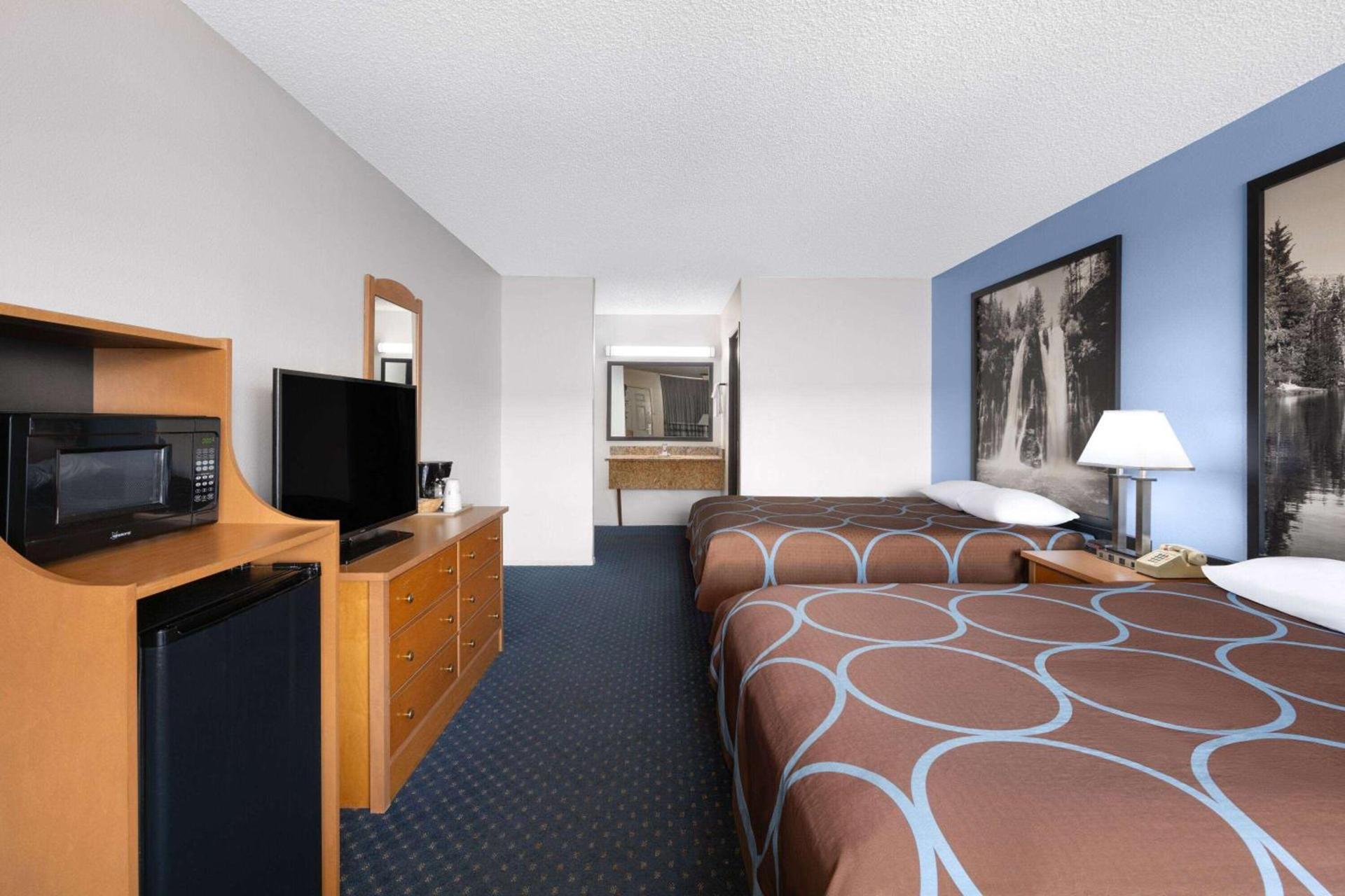 Super 8 by Wyndham Susanville photo 22