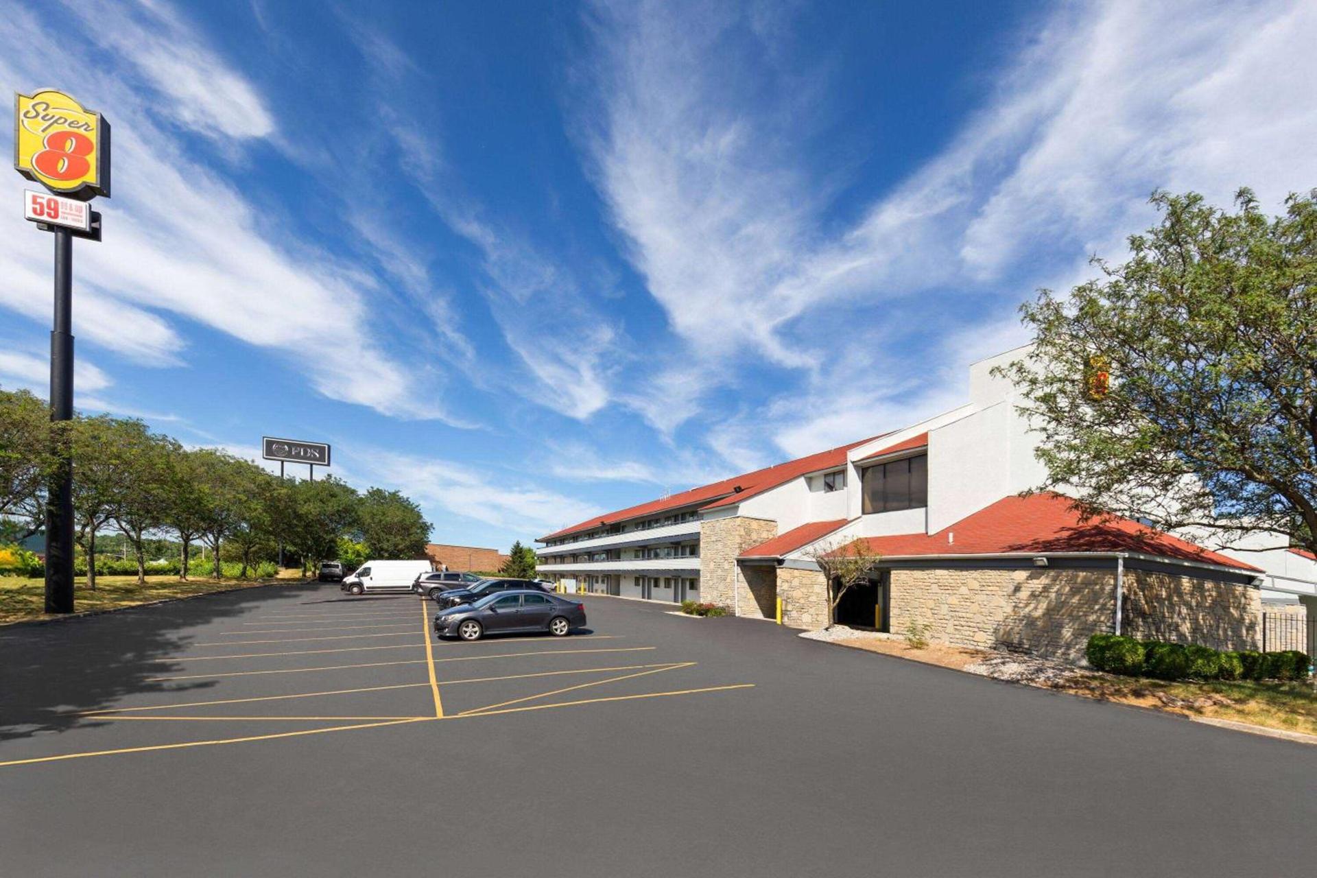 Super 8 by Wyndham Fort Mitchell Cincinnati Area photo 4