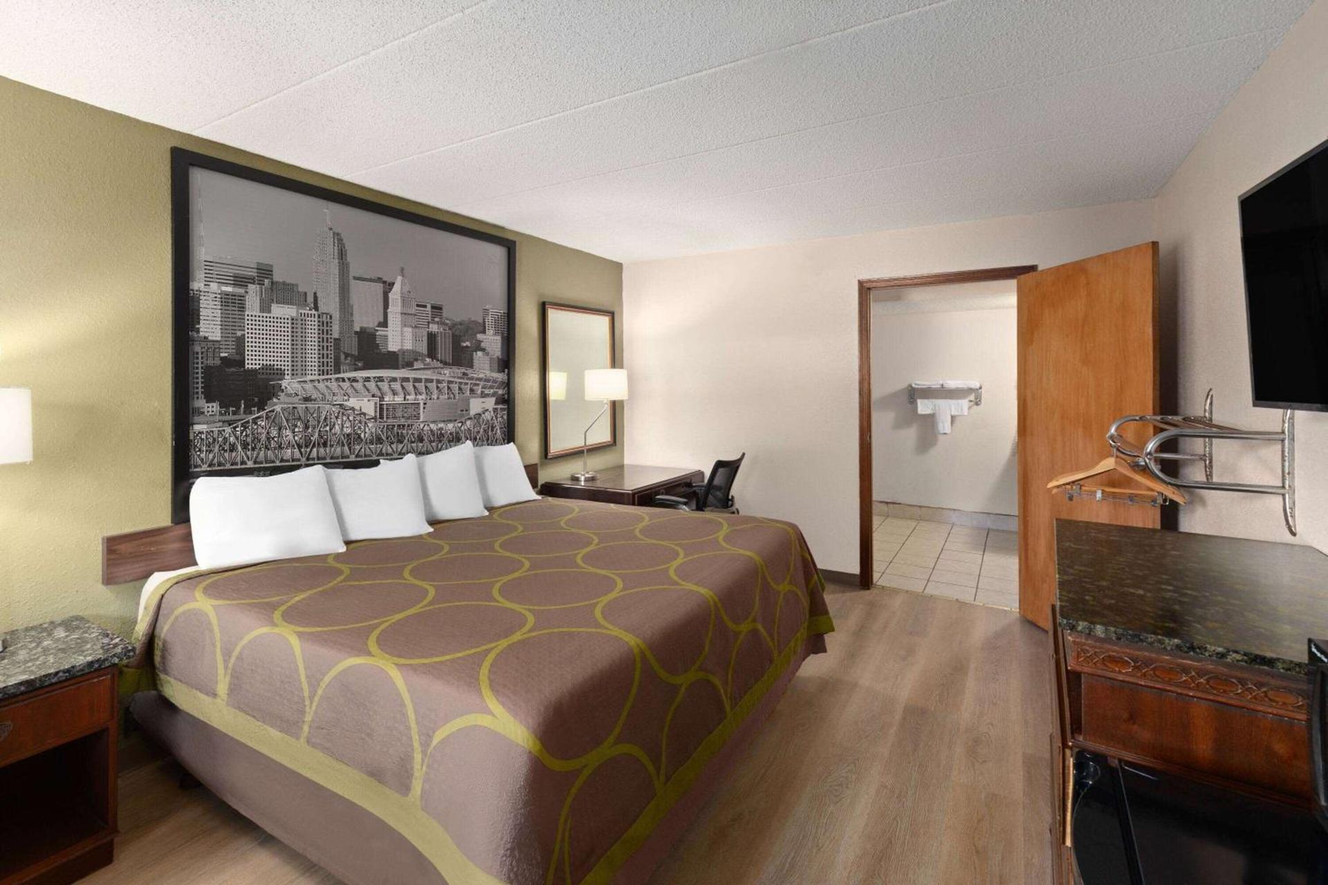 Super 8 by Wyndham Fort Mitchell Cincinnati Area photo 9