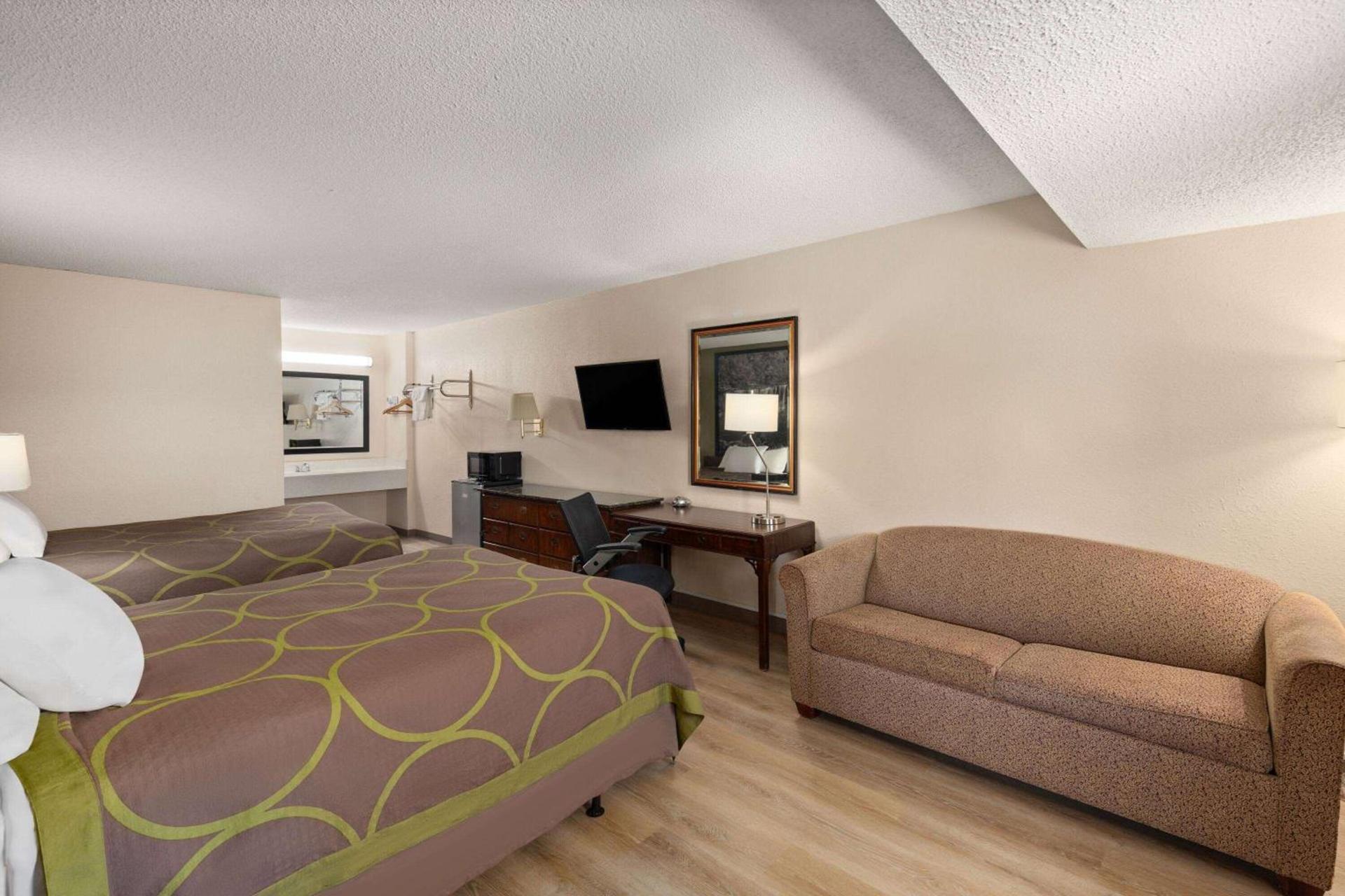 Super 8 by Wyndham Fort Mitchell Cincinnati Area photo 13