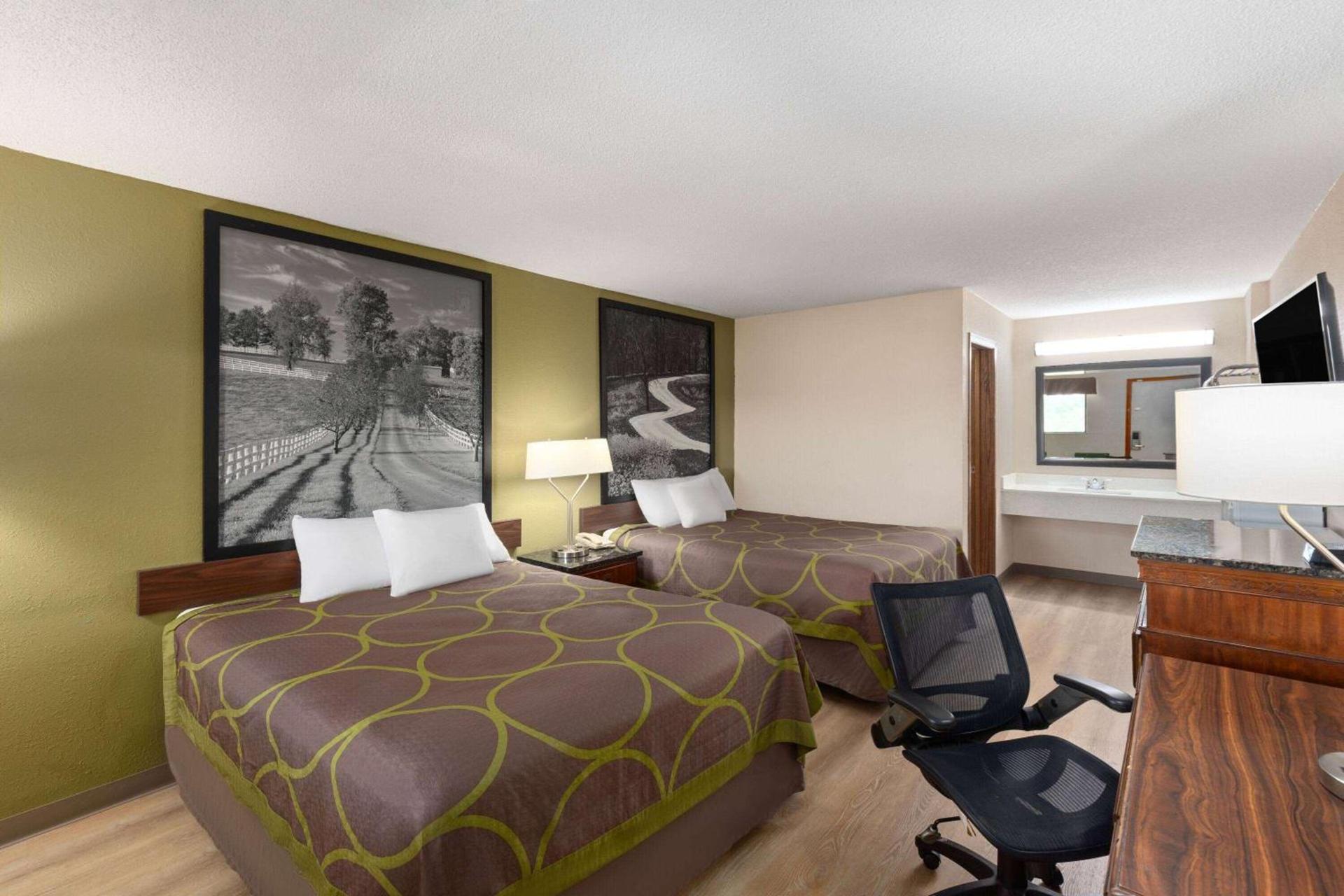 Super 8 by Wyndham Fort Mitchell Cincinnati Area photo 18