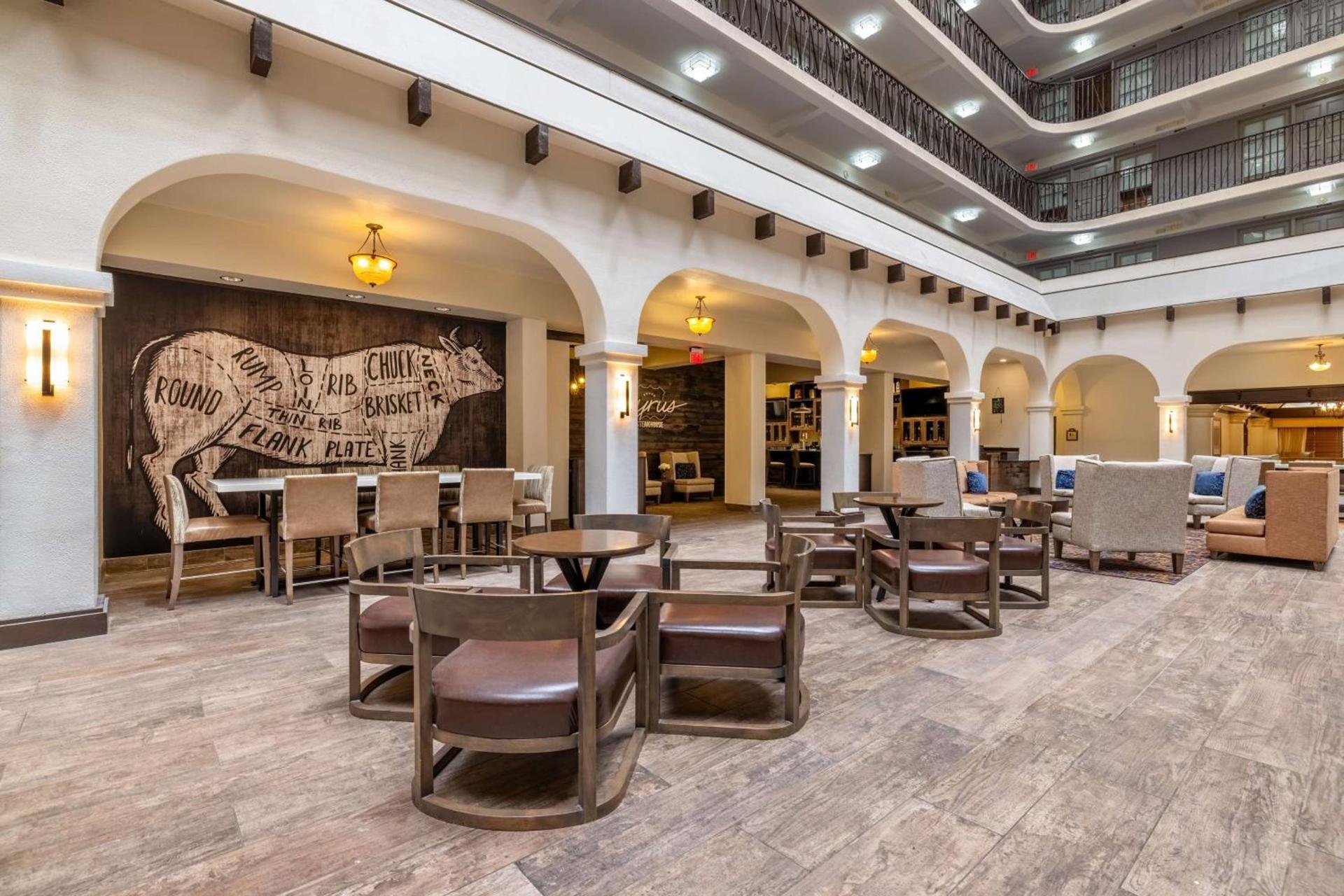 Embassy Suites by Hilton Tulsa I-44 photo 7