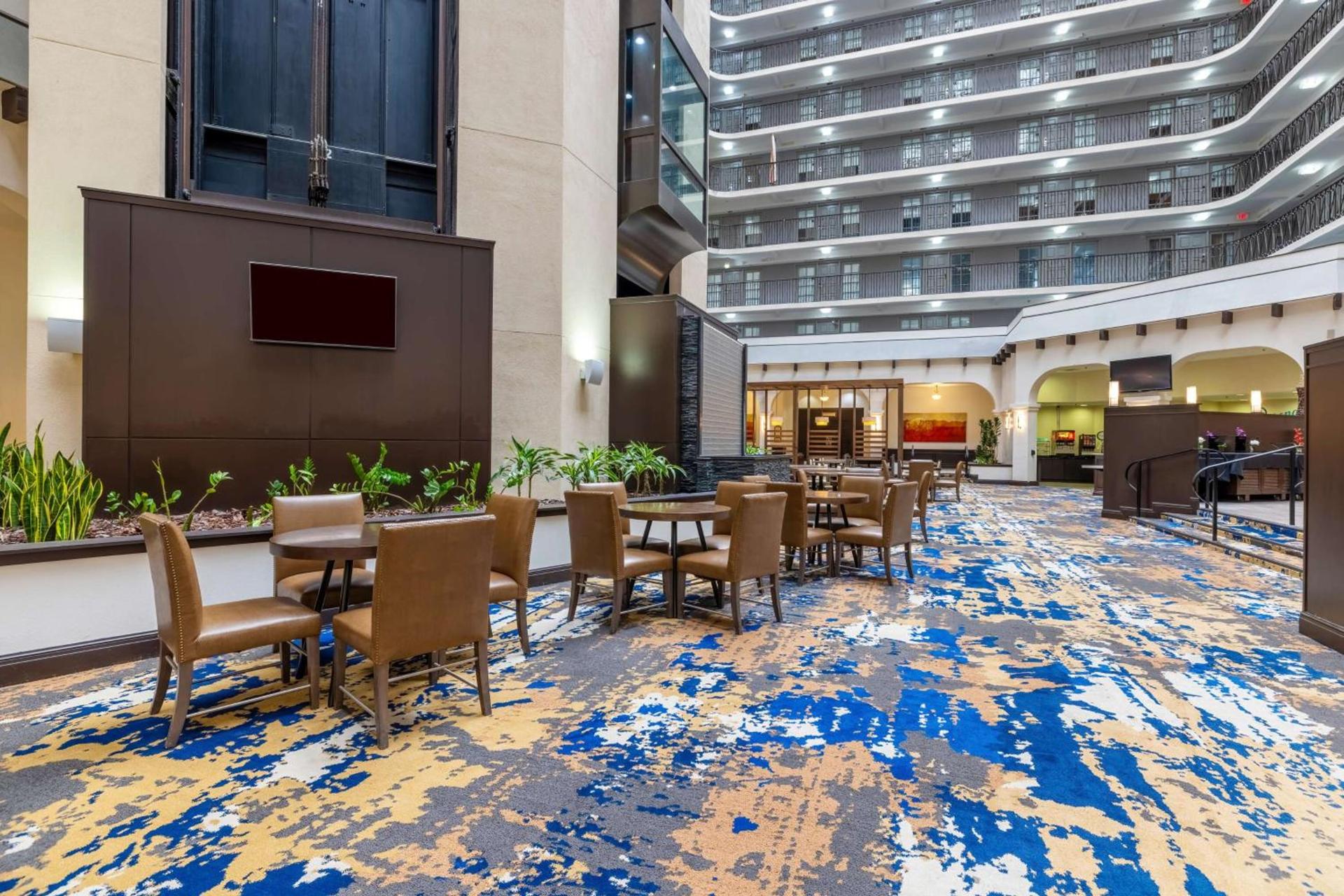 Embassy Suites by Hilton Tulsa I-44 photo 9