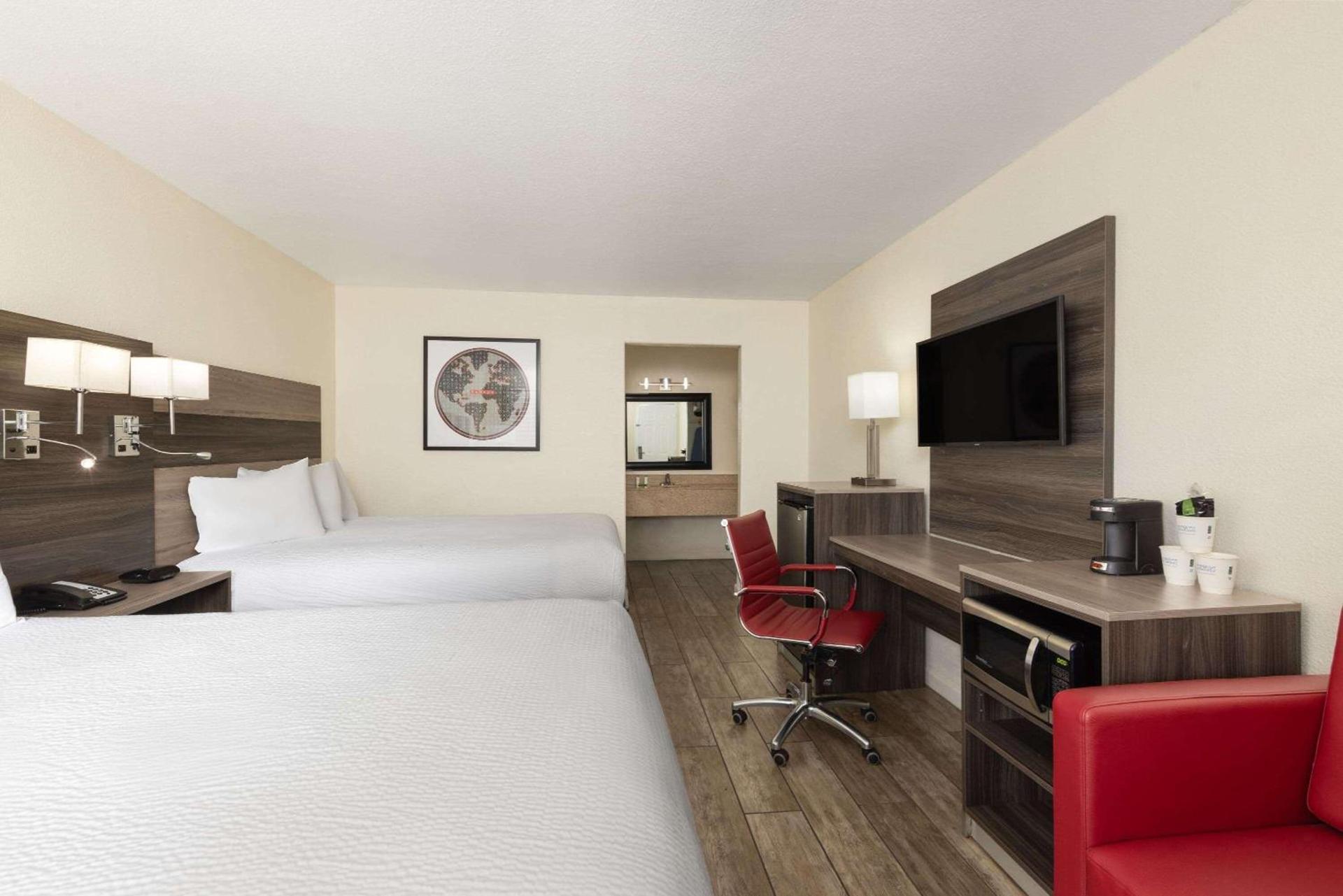 Ramada by Wyndham Kingman photo 19