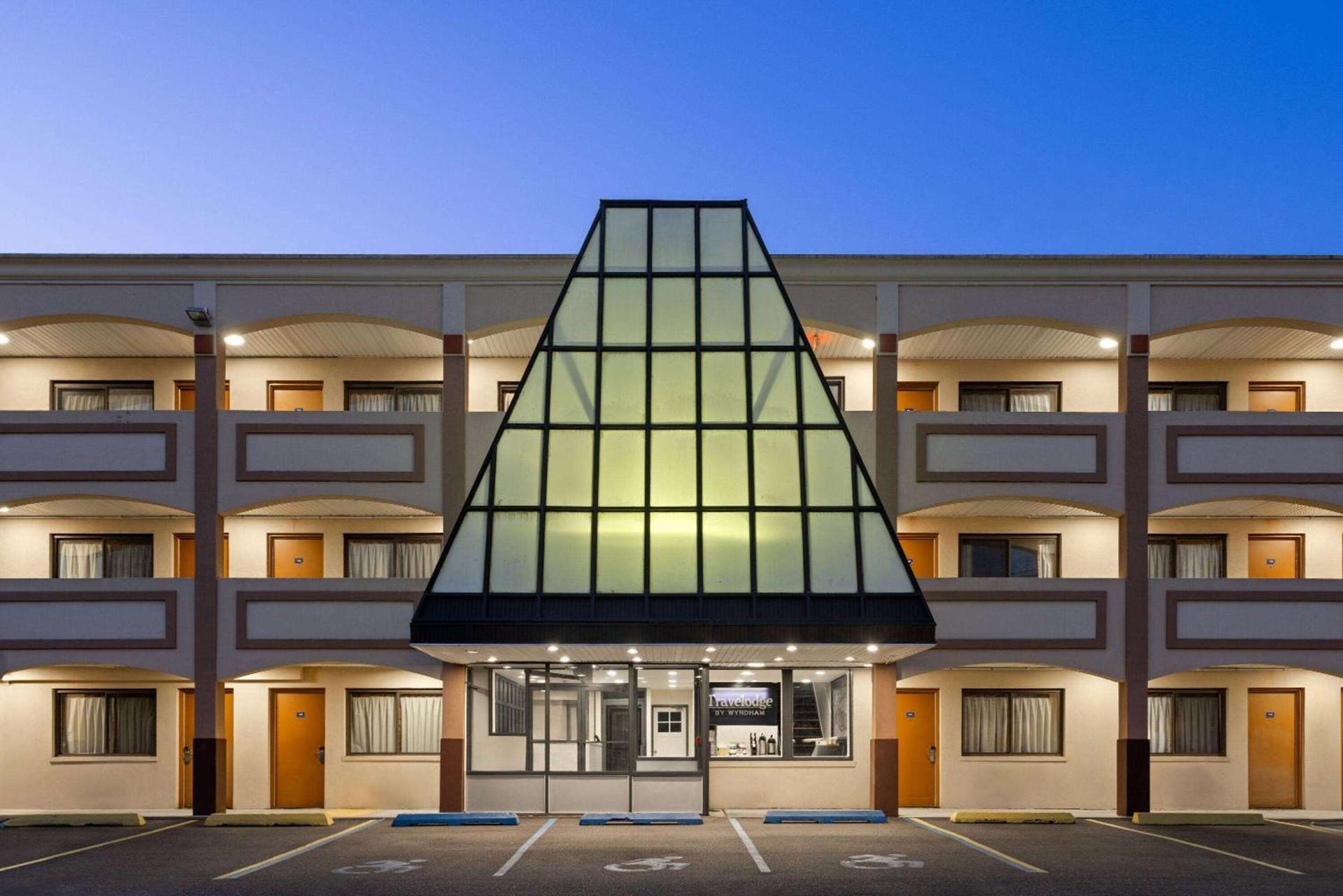 Travelodge by Wyndham Manhasset photo 3