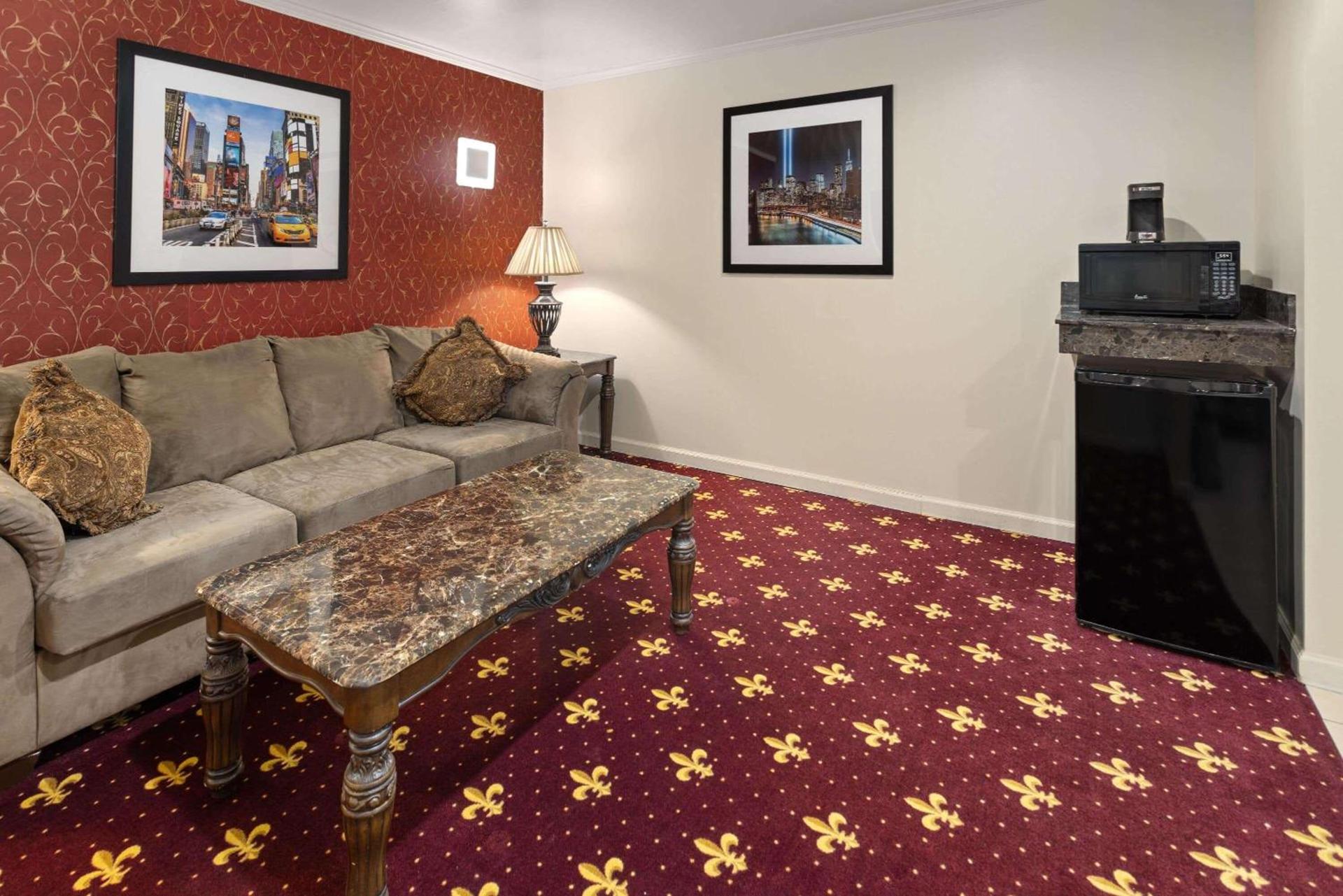 Travelodge by Wyndham Manhasset photo 20