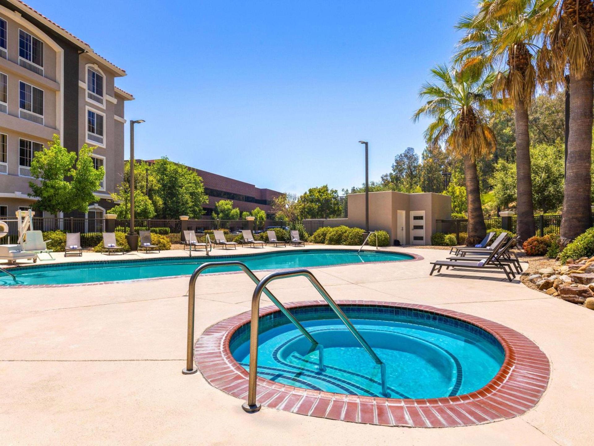 La Quinta by Wyndham Santa Clarita - Valencia photo 7