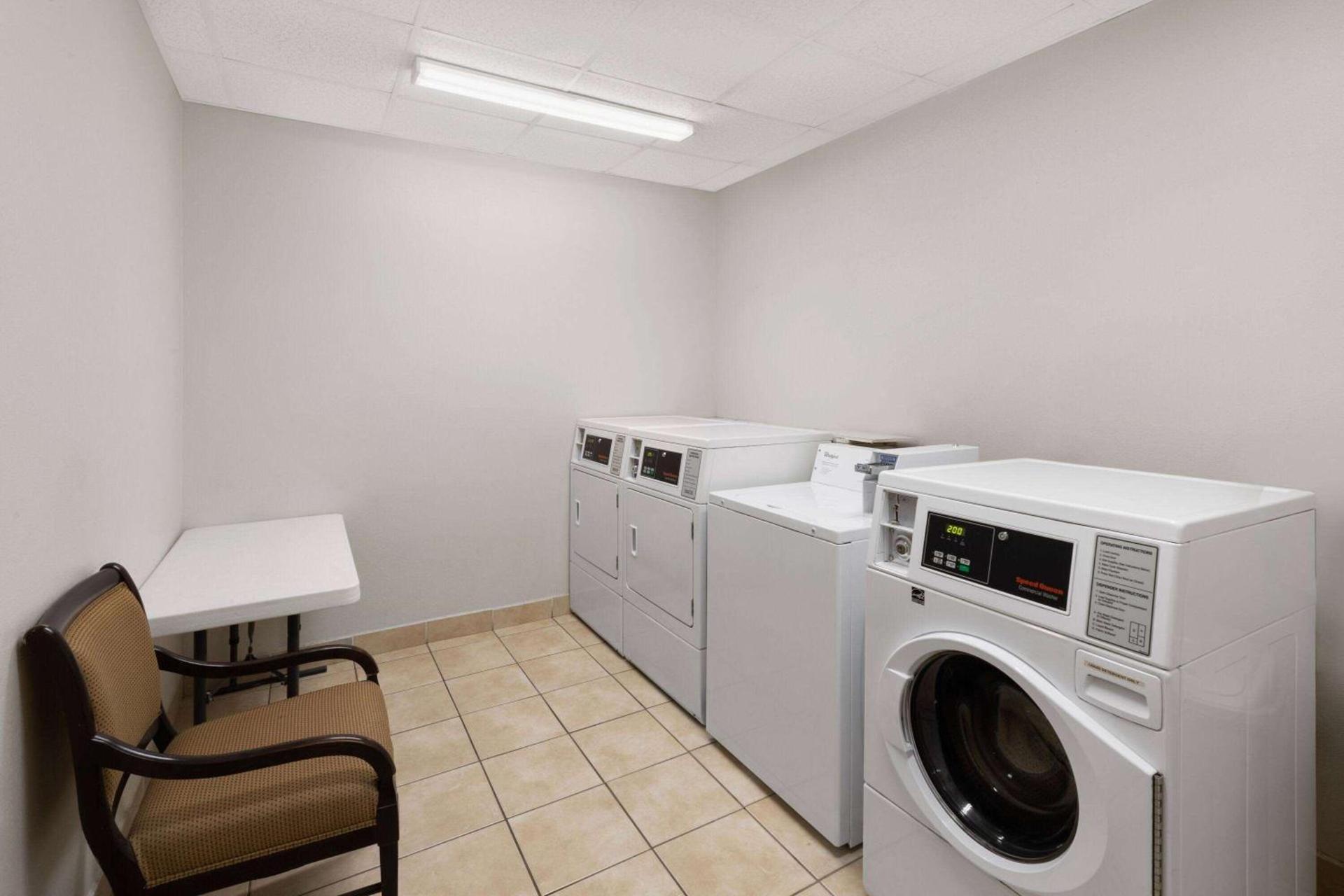La Quinta by Wyndham Deer Park photo 36