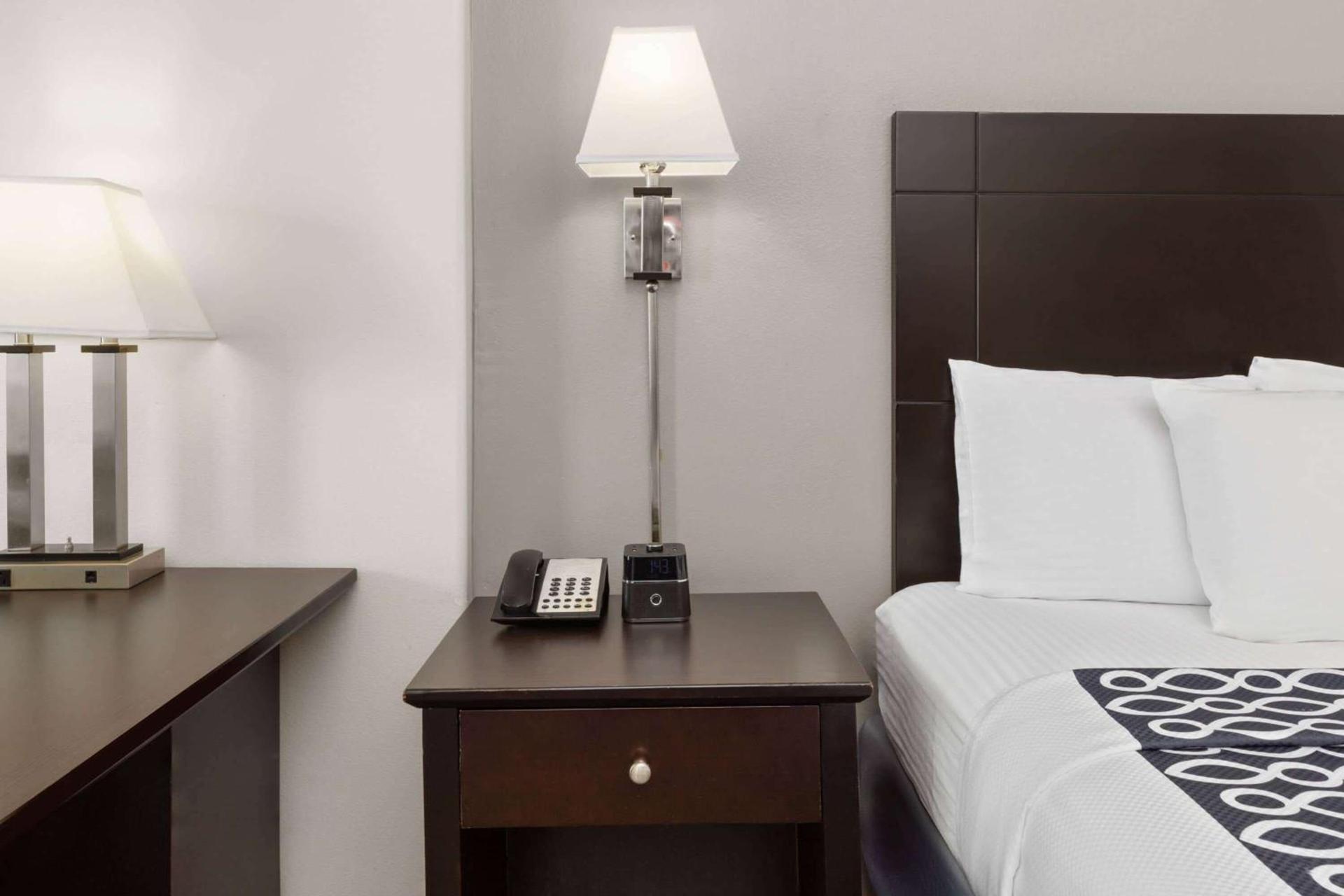 La Quinta by Wyndham Deer Park photo 21