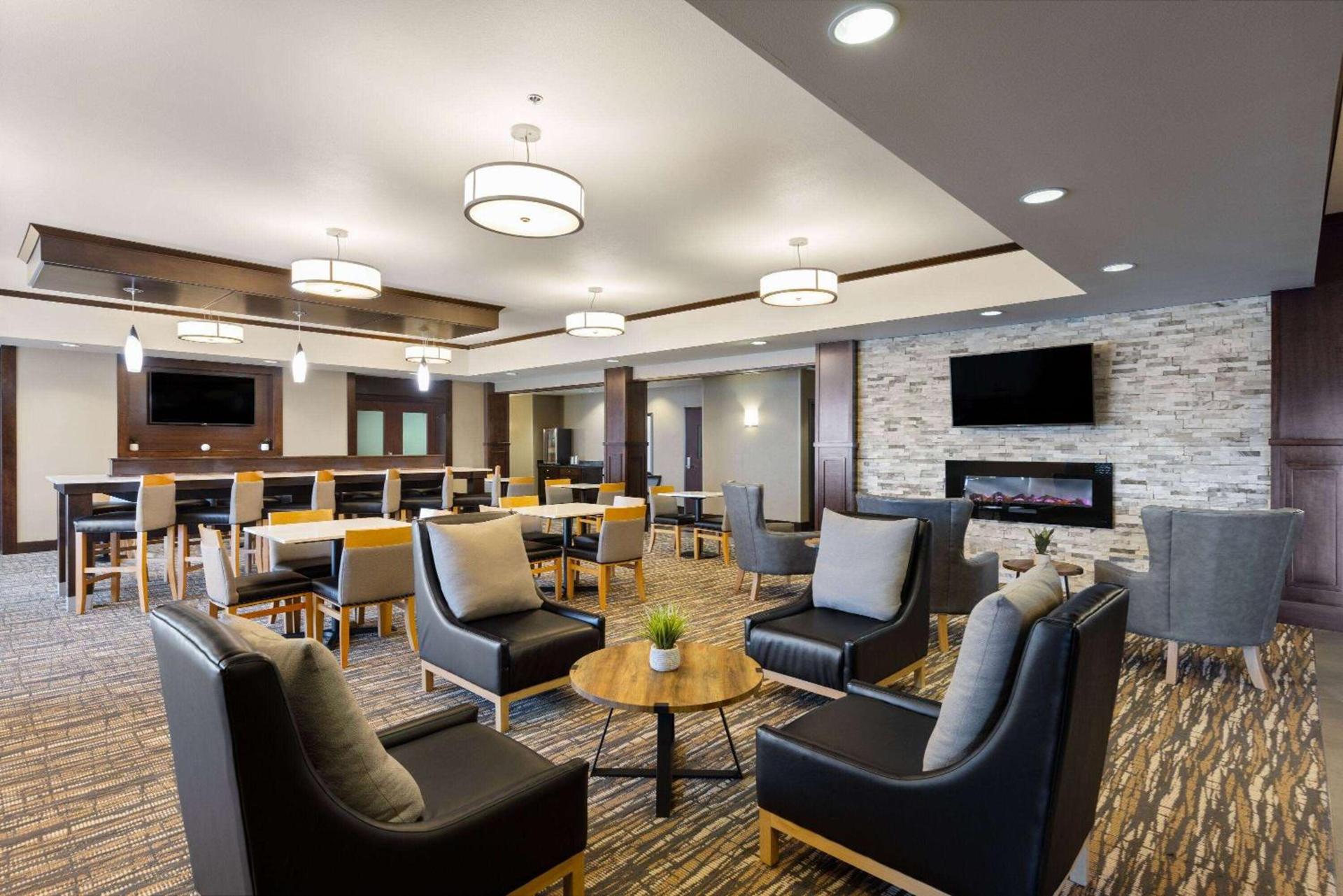 La Quinta by Wyndham Sioux Falls photo 3