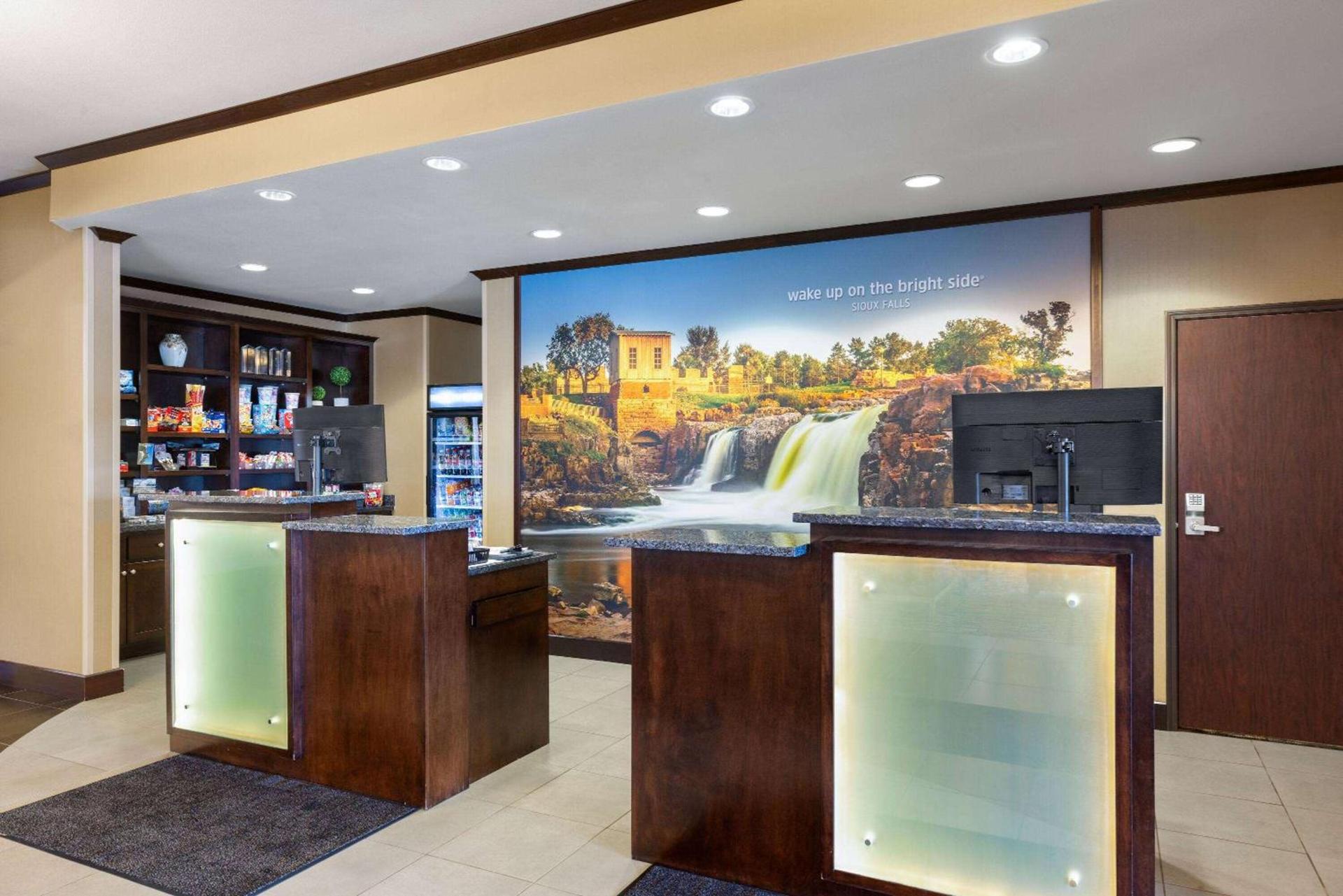 La Quinta by Wyndham Sioux Falls photo 5
