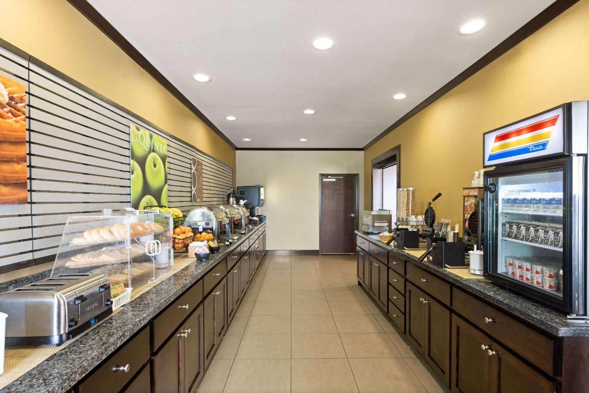 La Quinta by Wyndham Sioux Falls photo 6