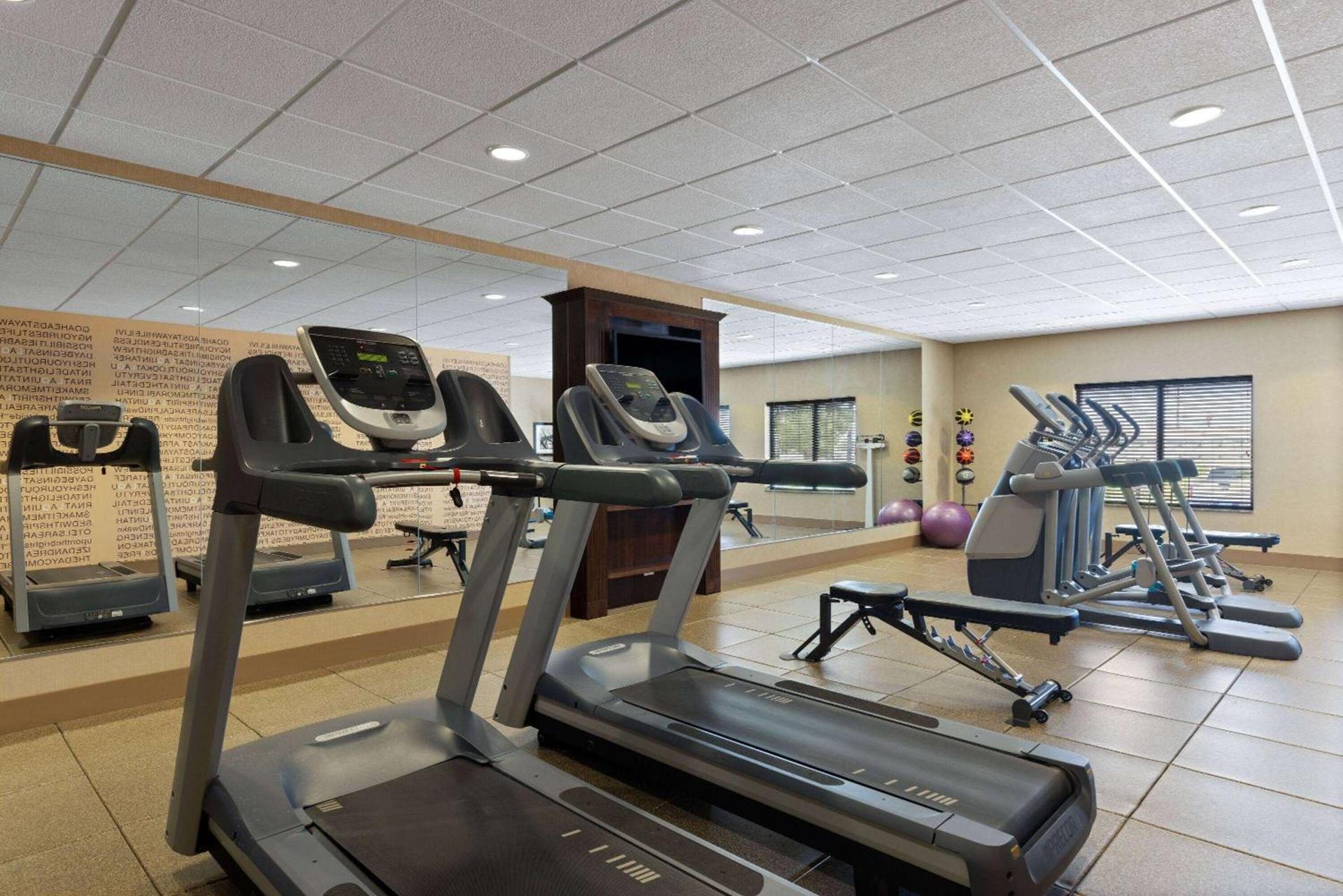 La Quinta by Wyndham Sioux Falls photo 11