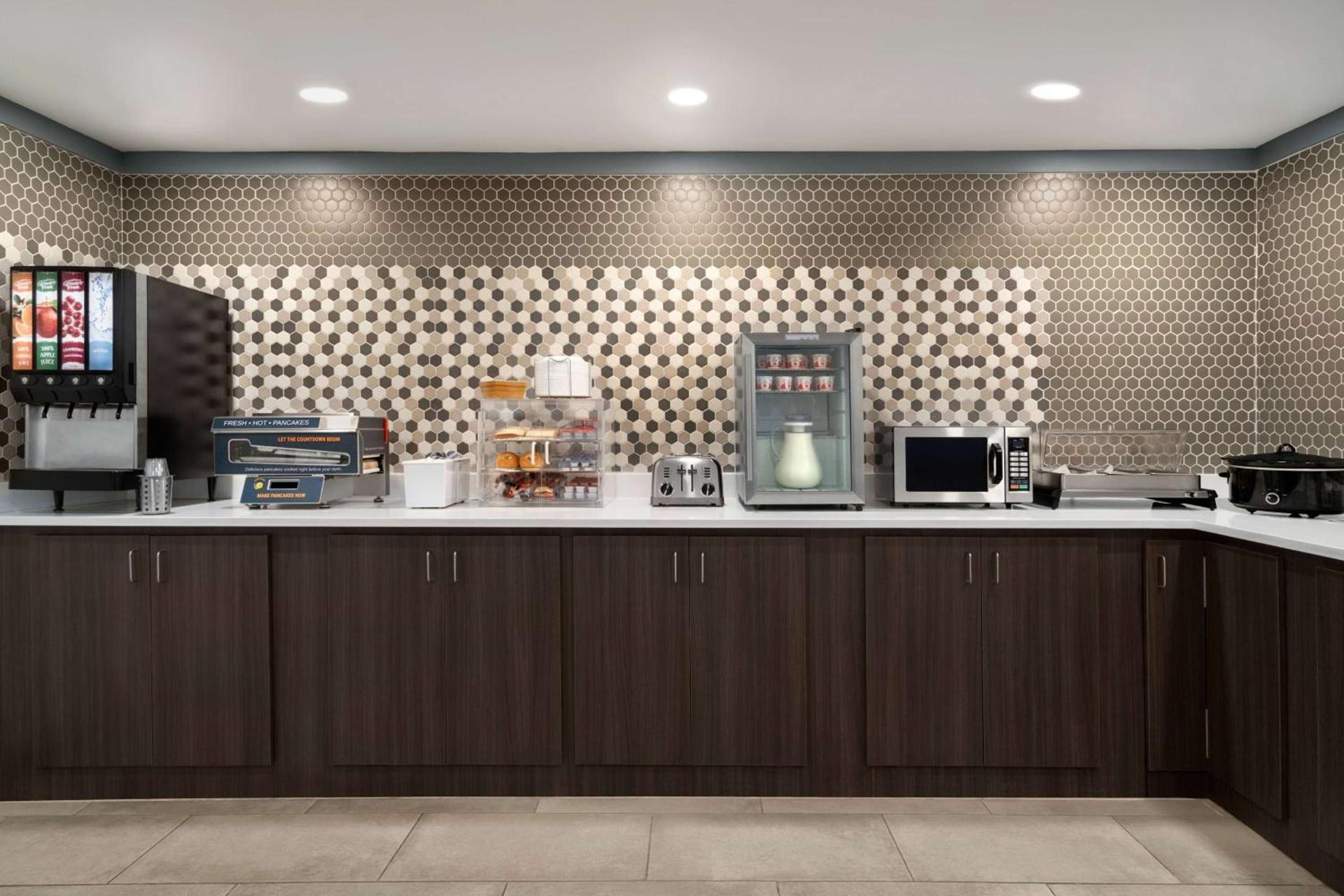 La Quinta Inn Birmingham - Inverness photo 10