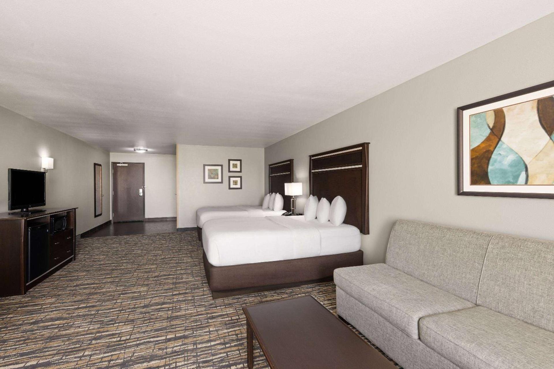 La Quinta by Wyndham Sioux Falls photo 17