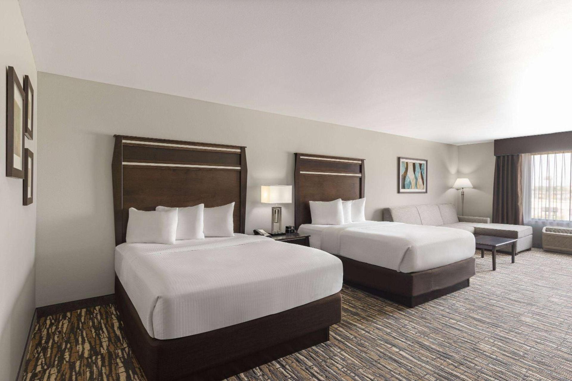 La Quinta by Wyndham Sioux Falls photo 18