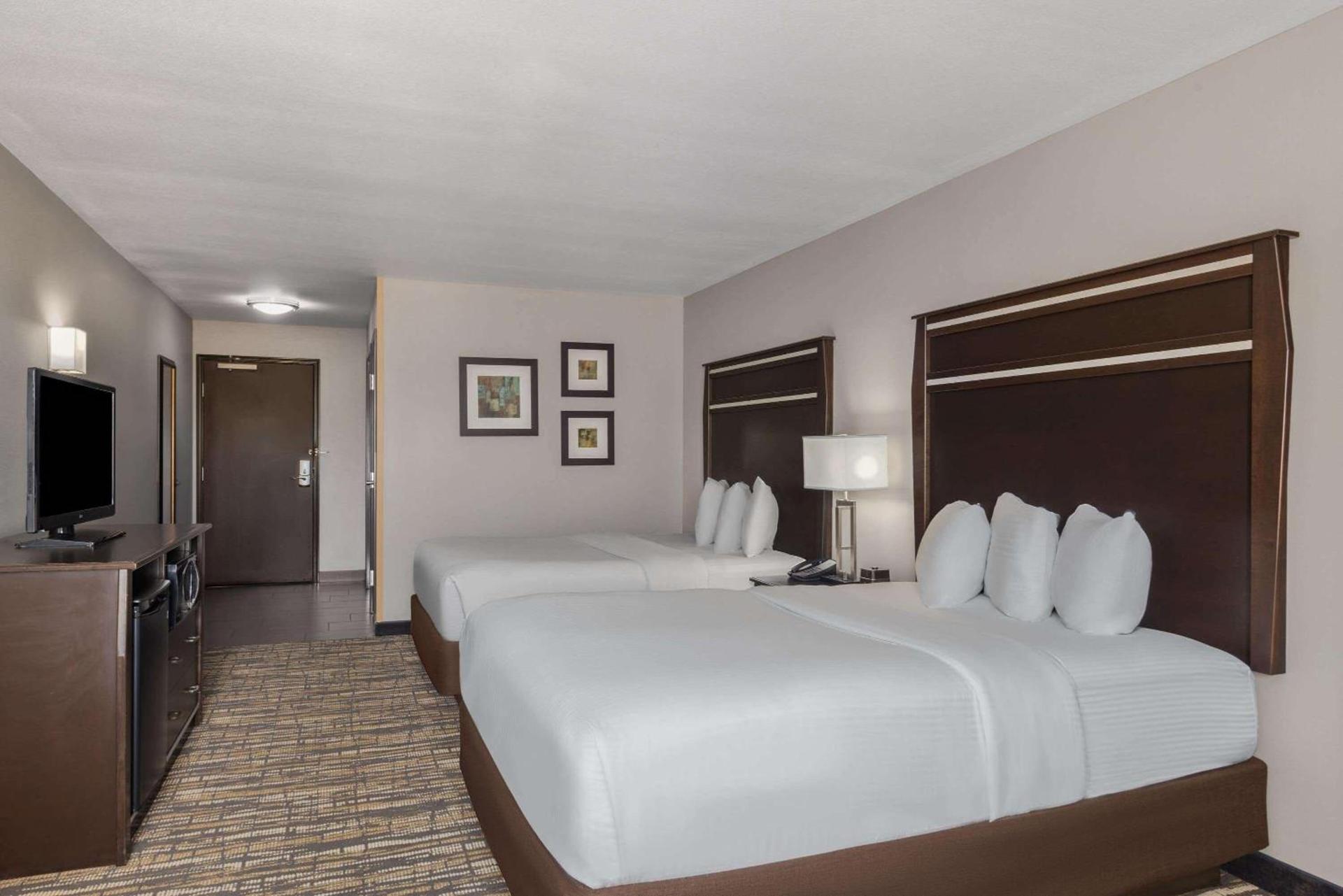 La Quinta by Wyndham Sioux Falls photo 23