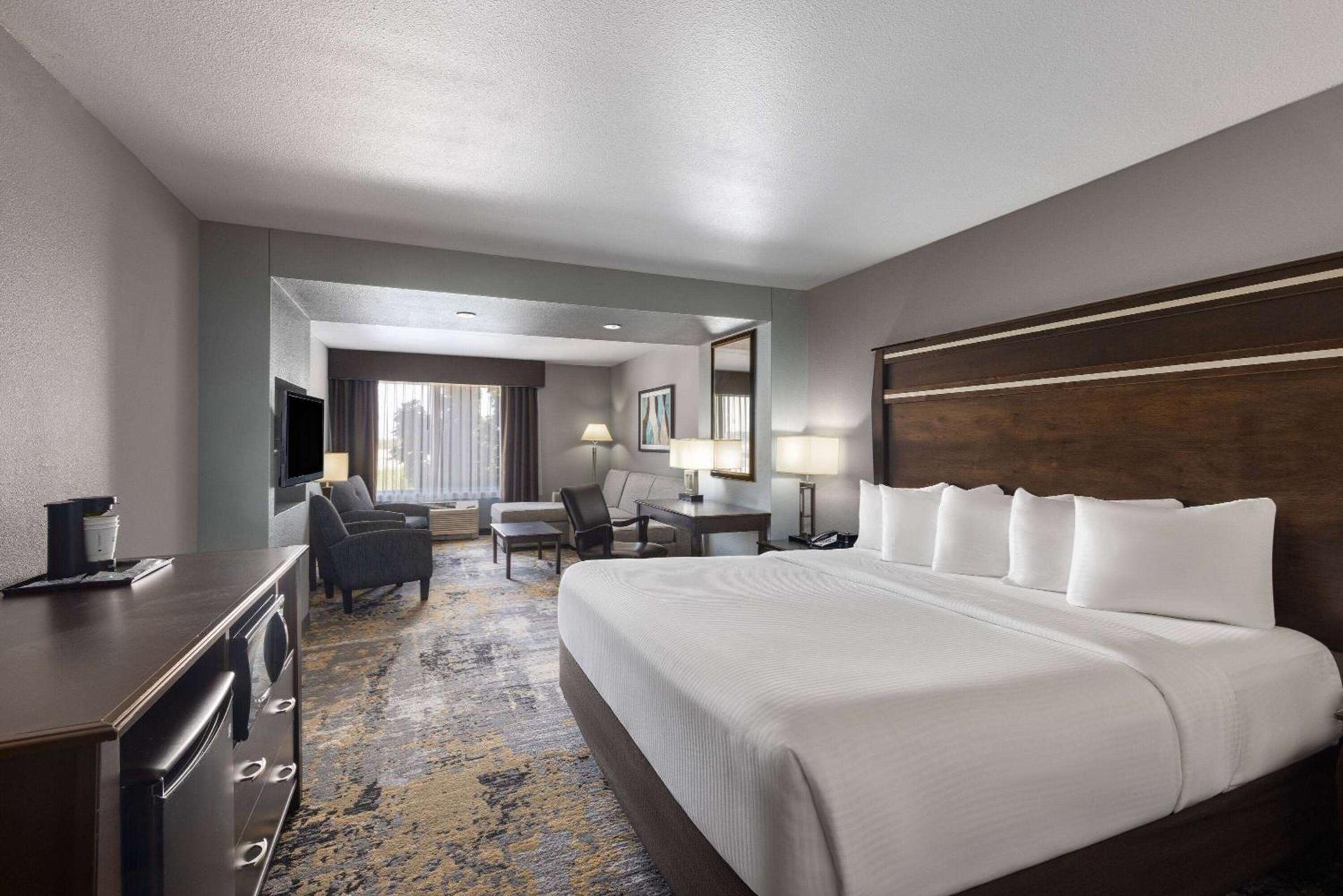 La Quinta by Wyndham Sioux Falls photo 22