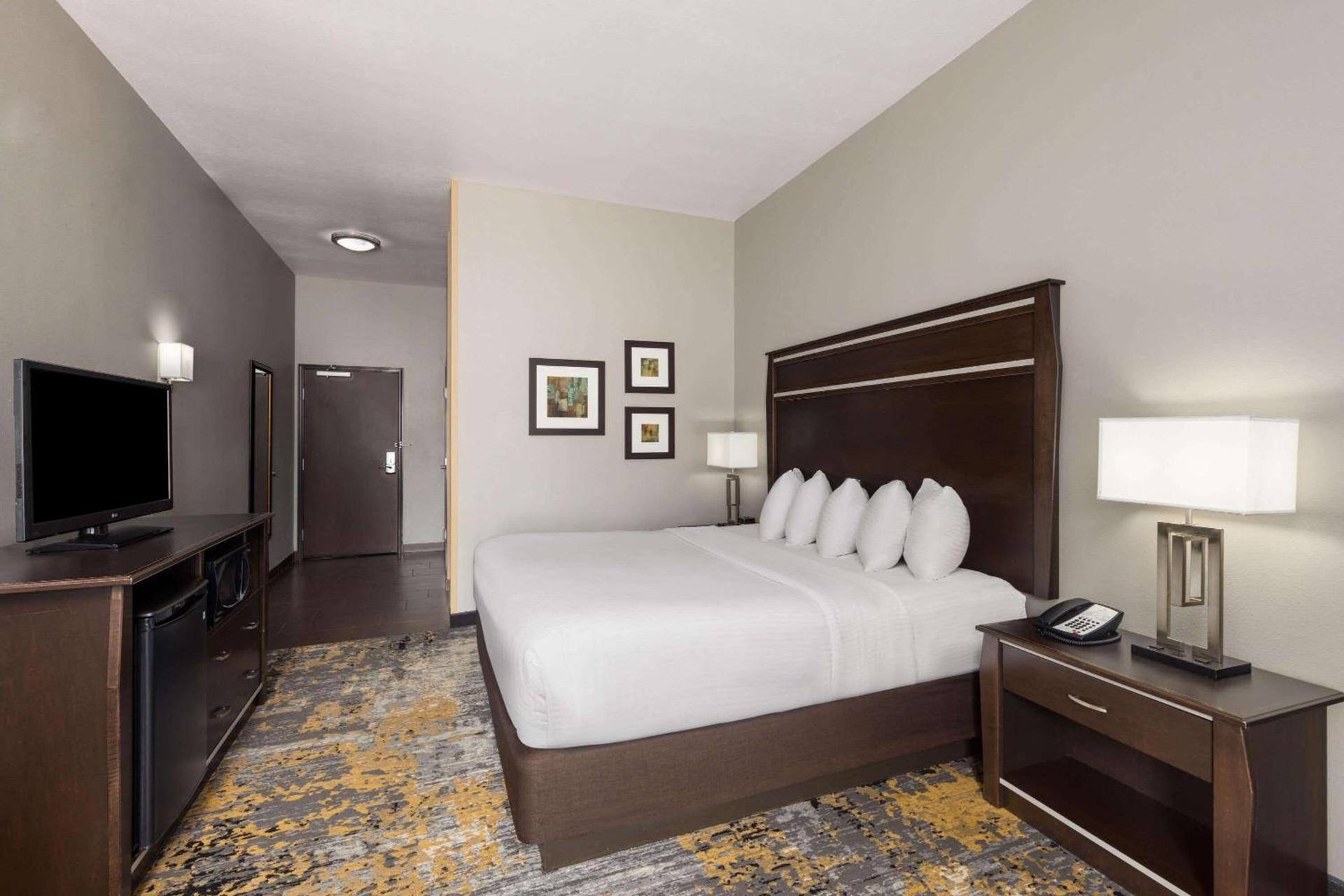 La Quinta by Wyndham Sioux Falls photo 32