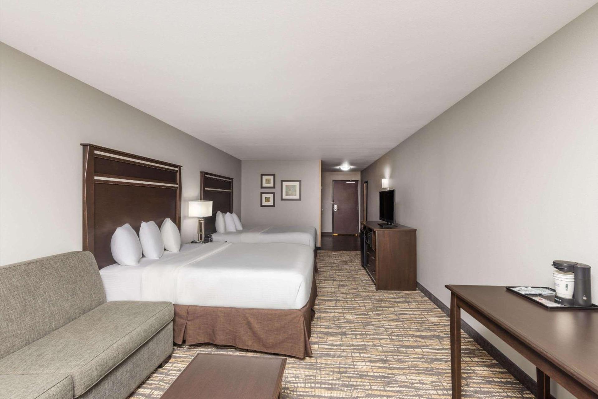 La Quinta by Wyndham Sioux Falls photo 34