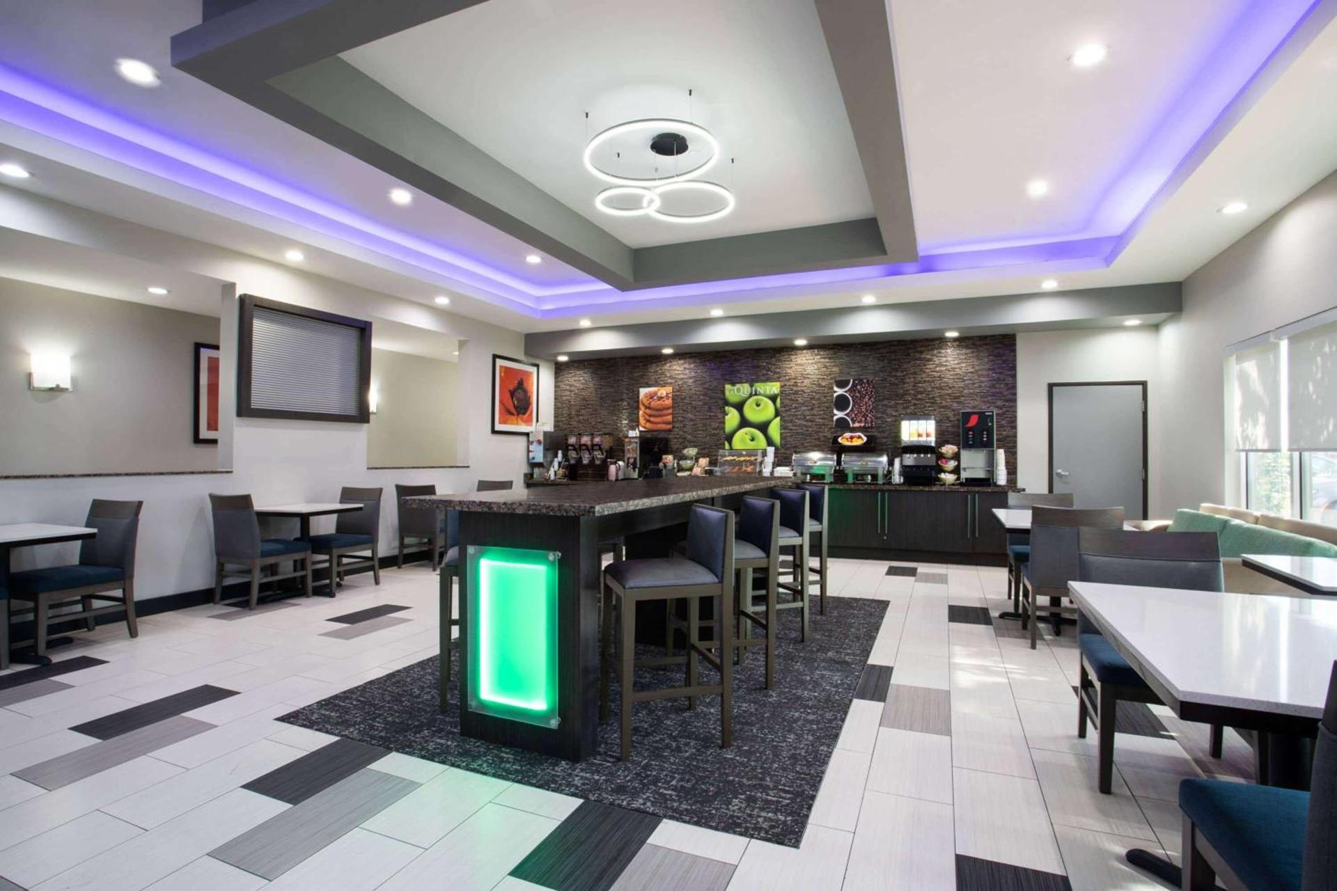La Quinta by Wyndham Muskogee photo 9
