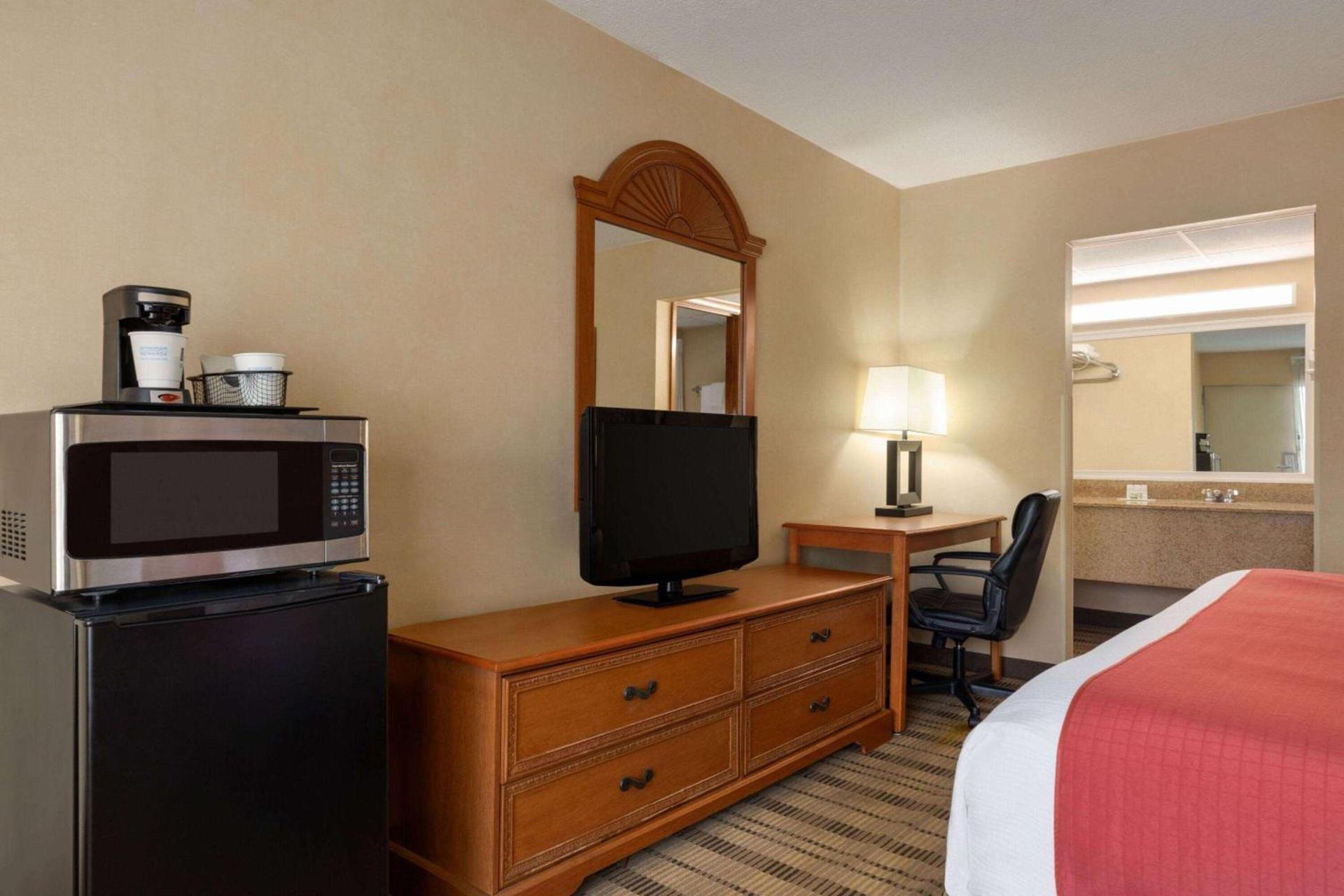 Rodeway Inn Lynchburg near University photo 24