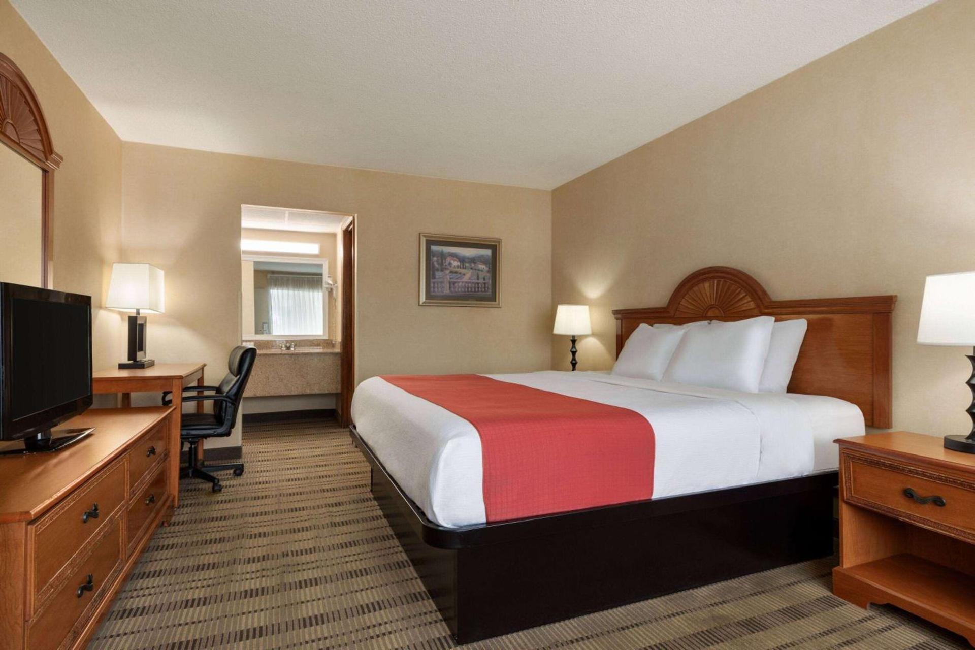Rodeway Inn Lynchburg near University photo 23