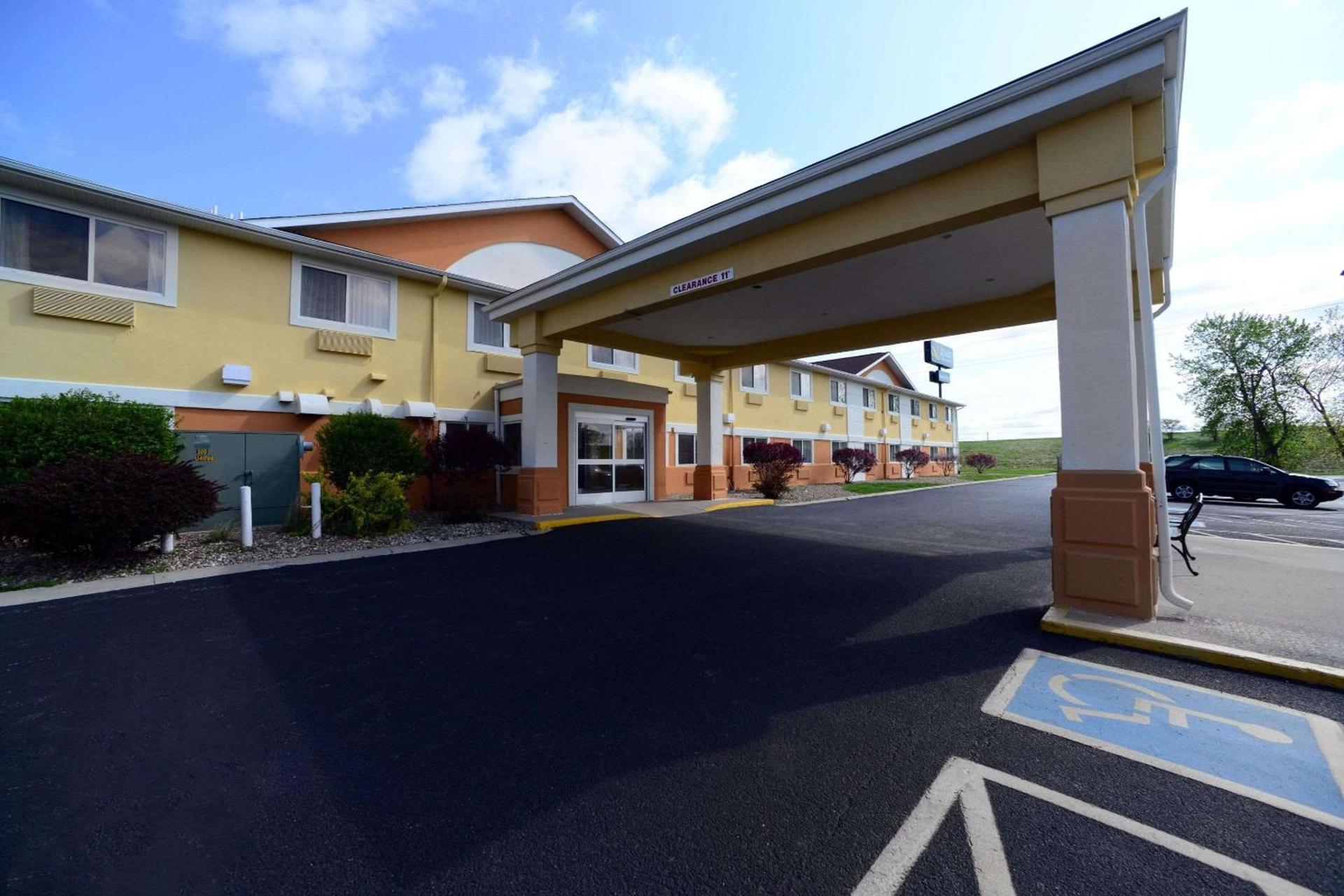 Quality Inn & Suites Springfield Southwest near I-72 photo 5