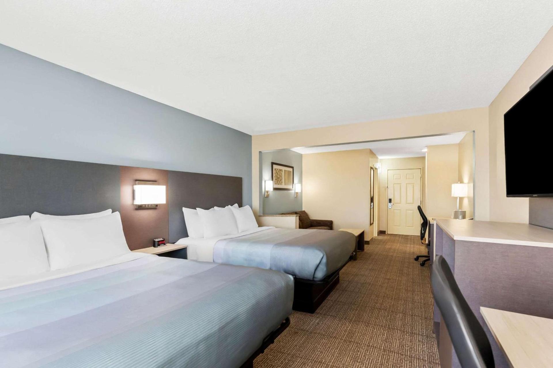 Quality Inn & Suites Springfield Southwest near I-72 photo 20