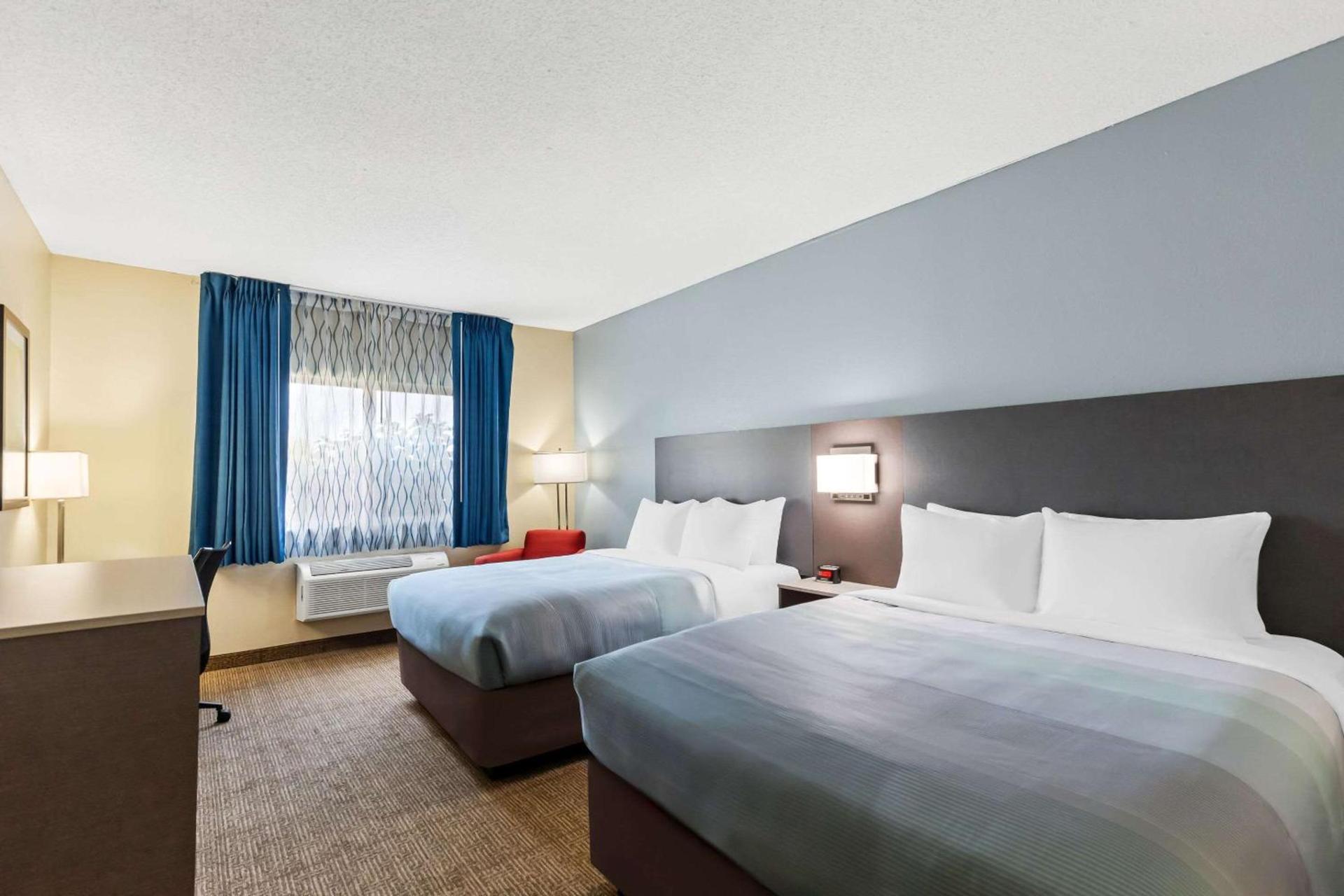 Quality Inn & Suites Springfield Southwest near I-72 photo 25