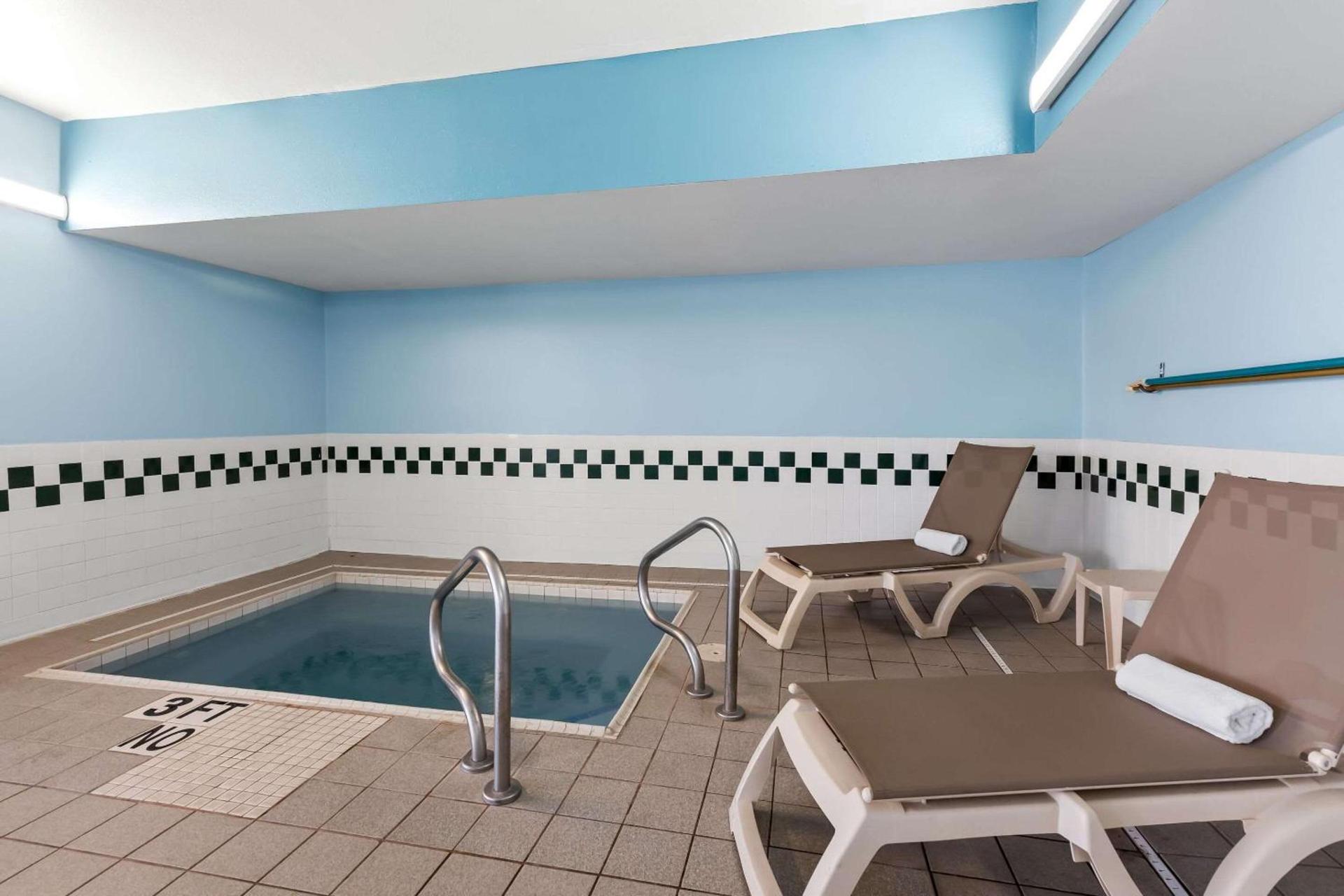 Quality Inn & Suites Springfield Southwest near I-72 photo 30