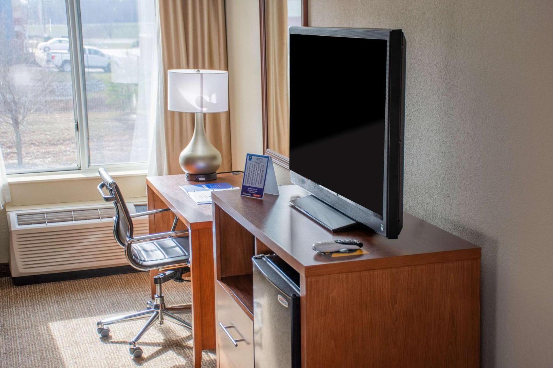 Comfort Inn Dickson photo 14