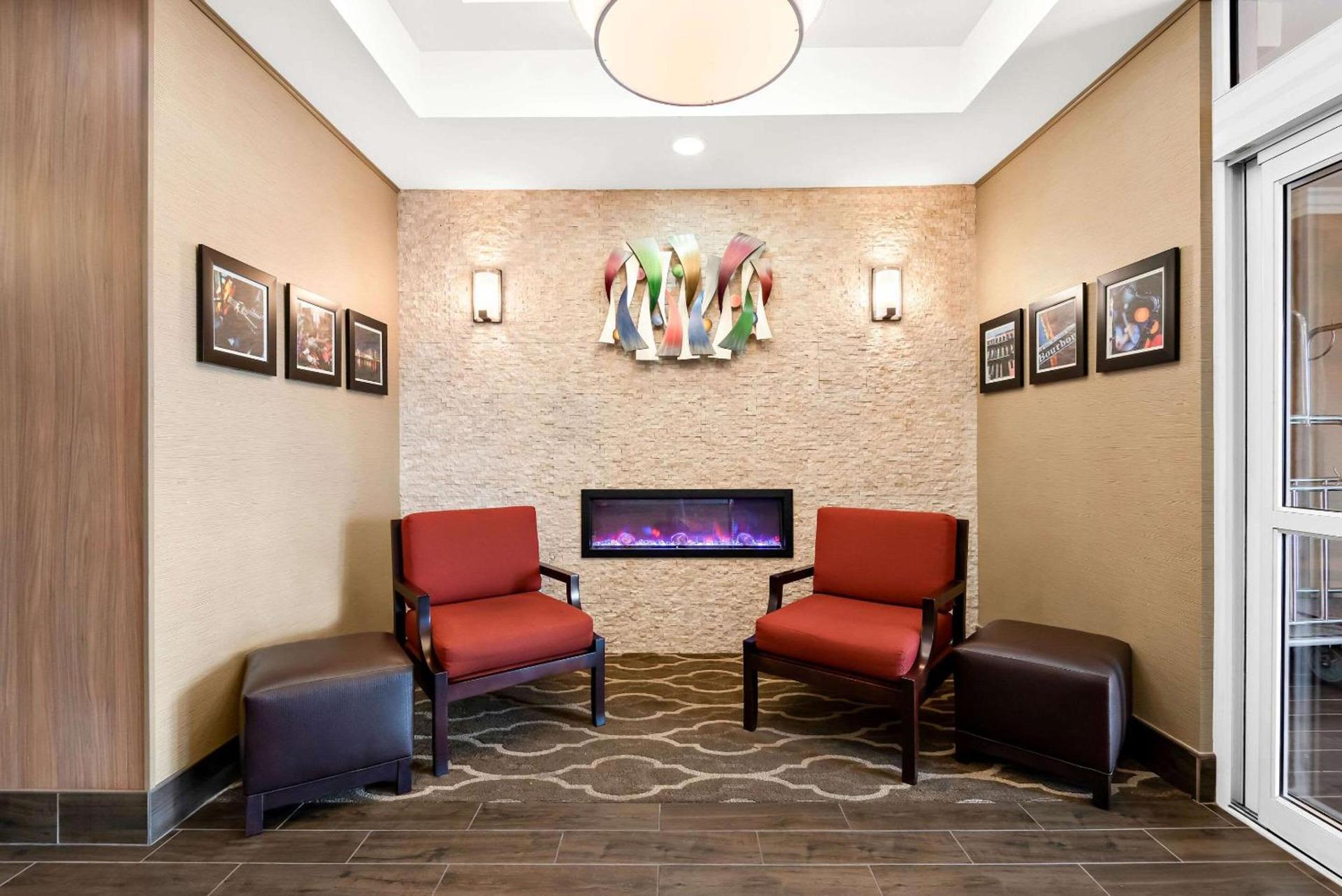 Comfort Suites New Orleans East photo 2