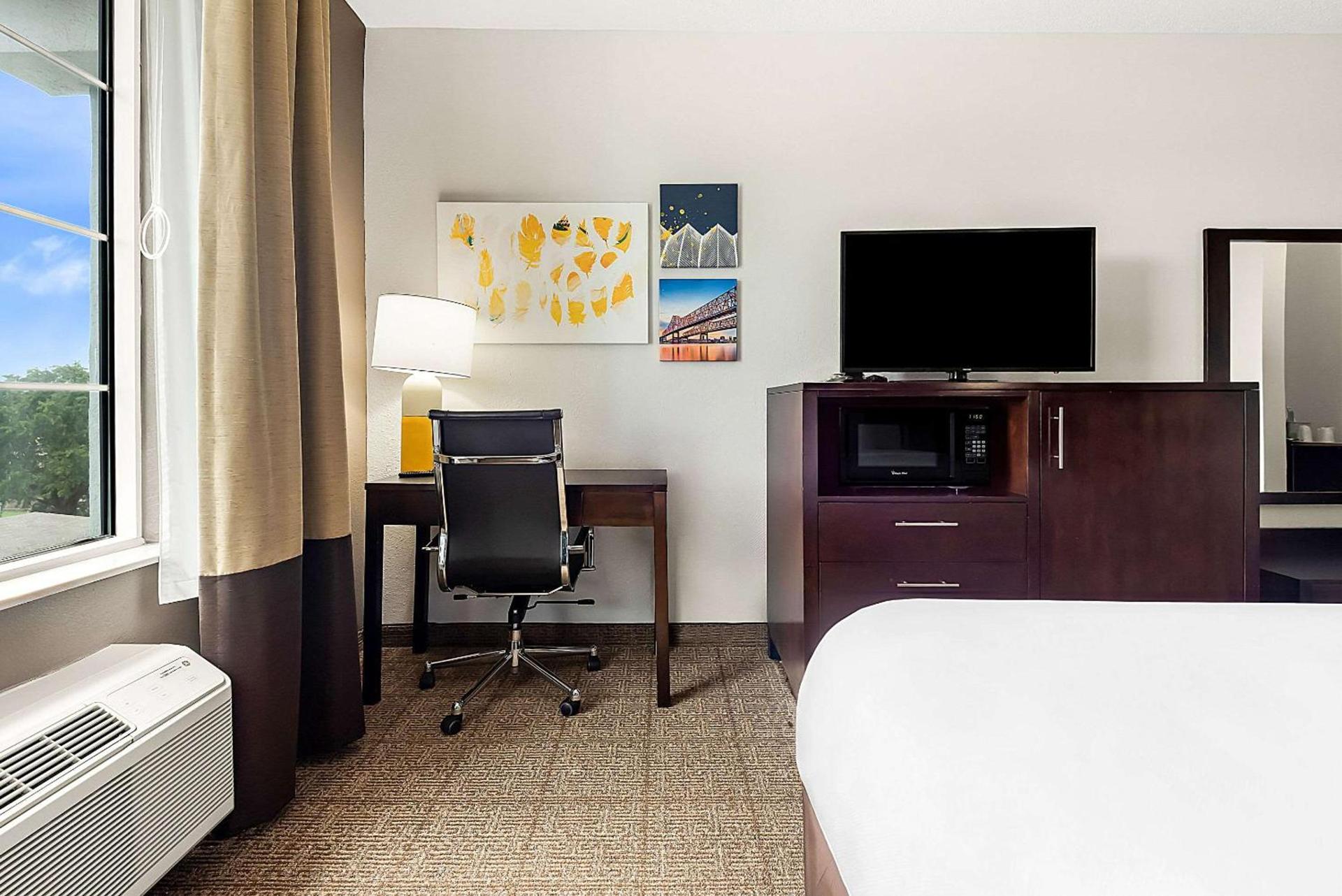 Comfort Suites New Orleans East photo 8