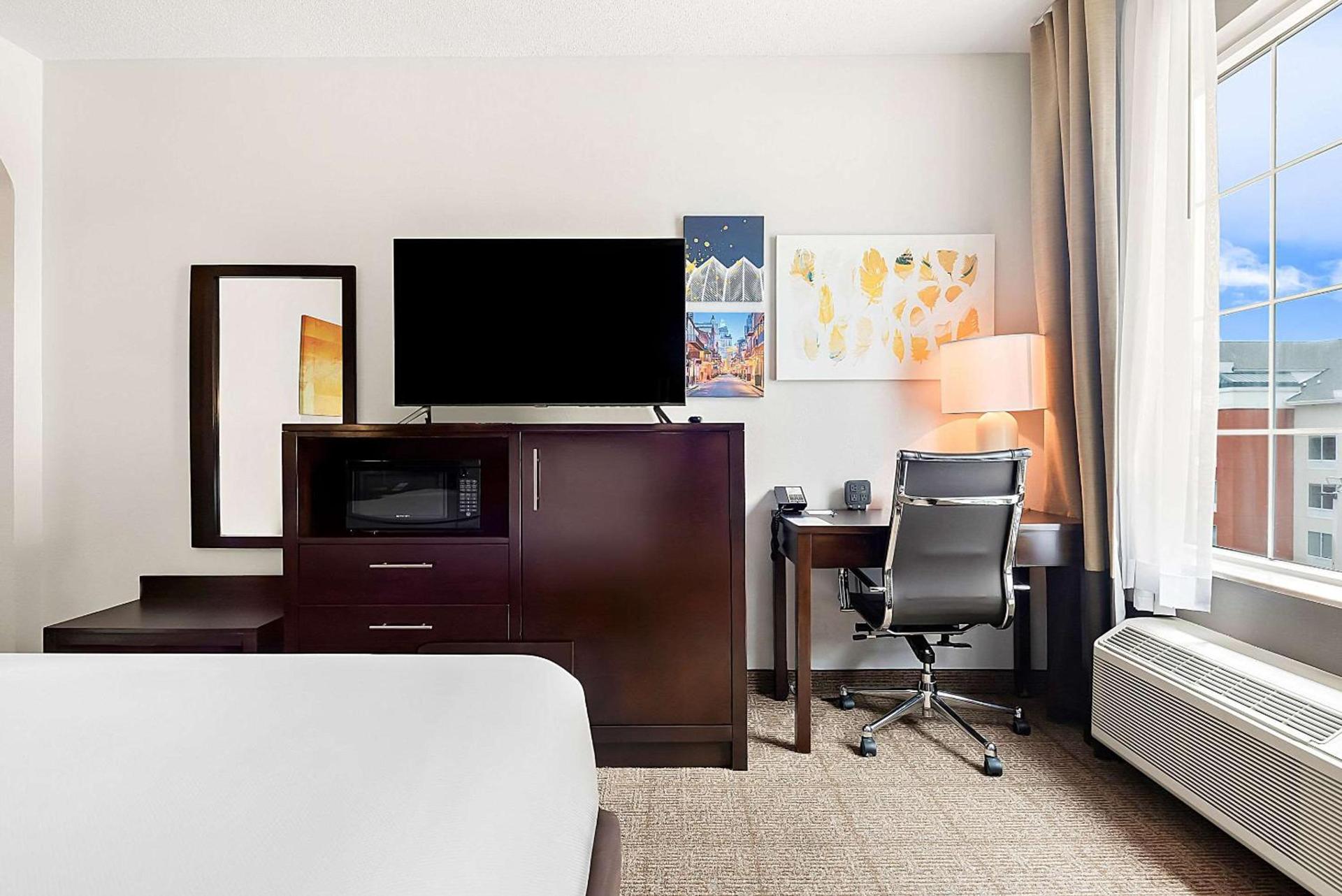 Comfort Suites New Orleans East photo 12