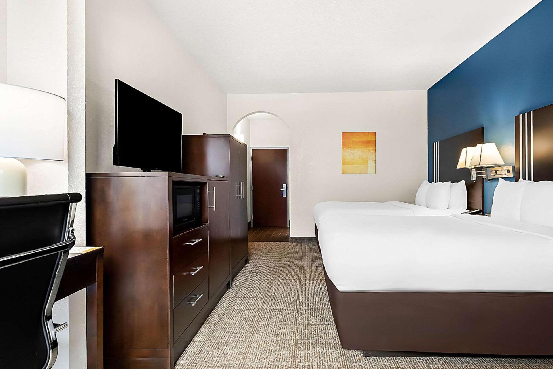 Comfort Suites New Orleans East photo 31