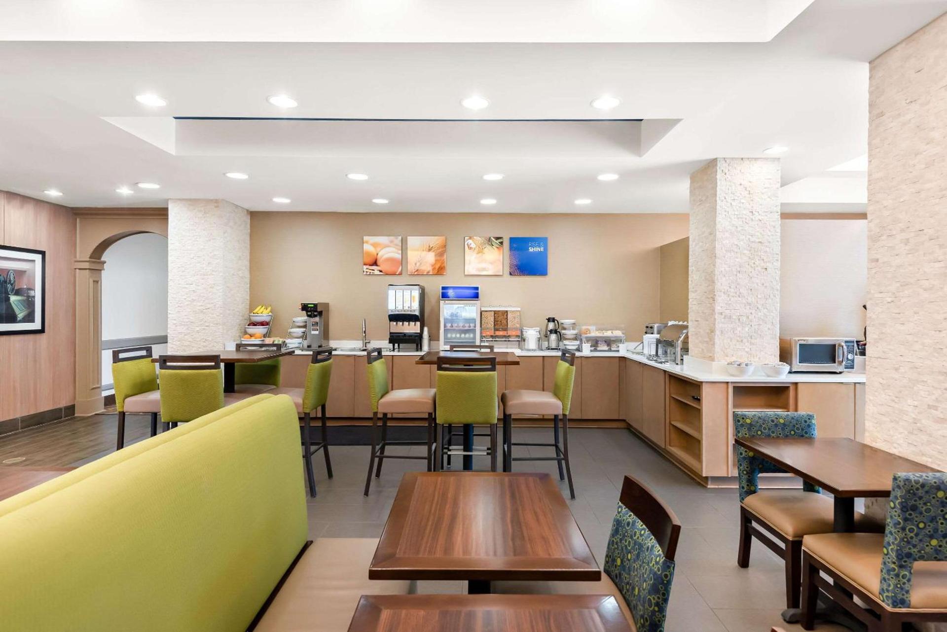 Comfort Suites New Orleans East photo 39