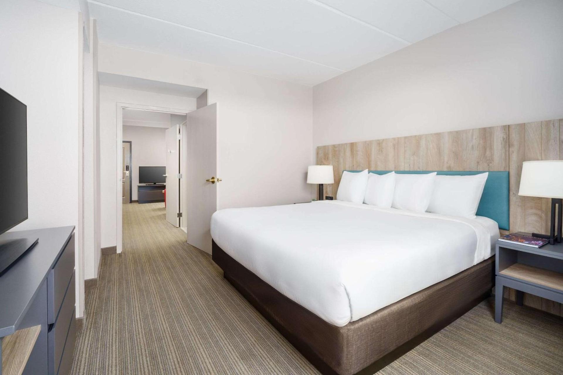 Country Inn & Suites by Radisson, Orlando Airport, FL photo 10