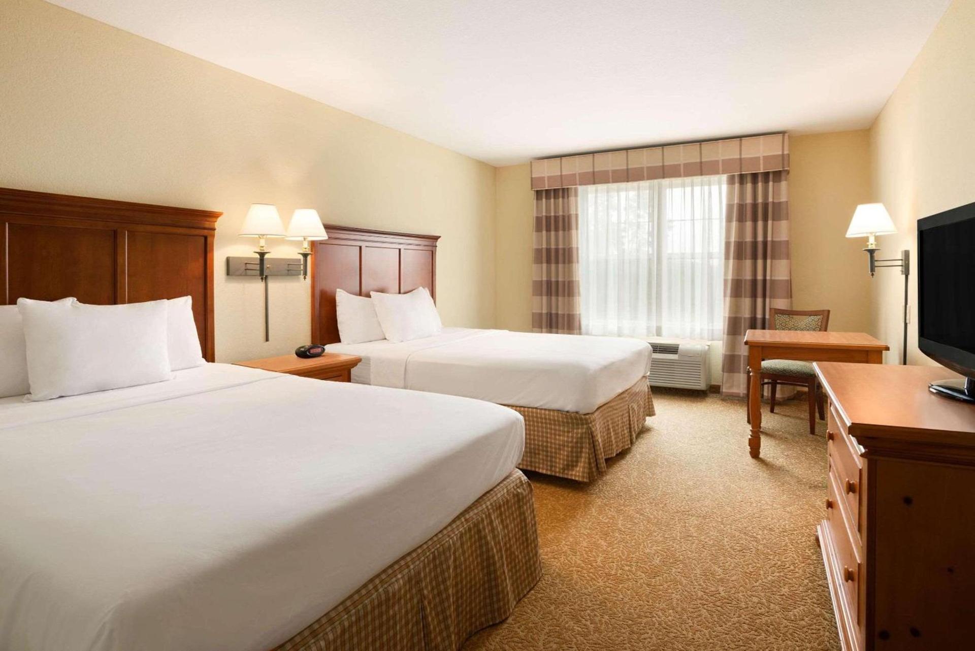Country Inn & Suites by Radisson, Beckley, WV photo 5