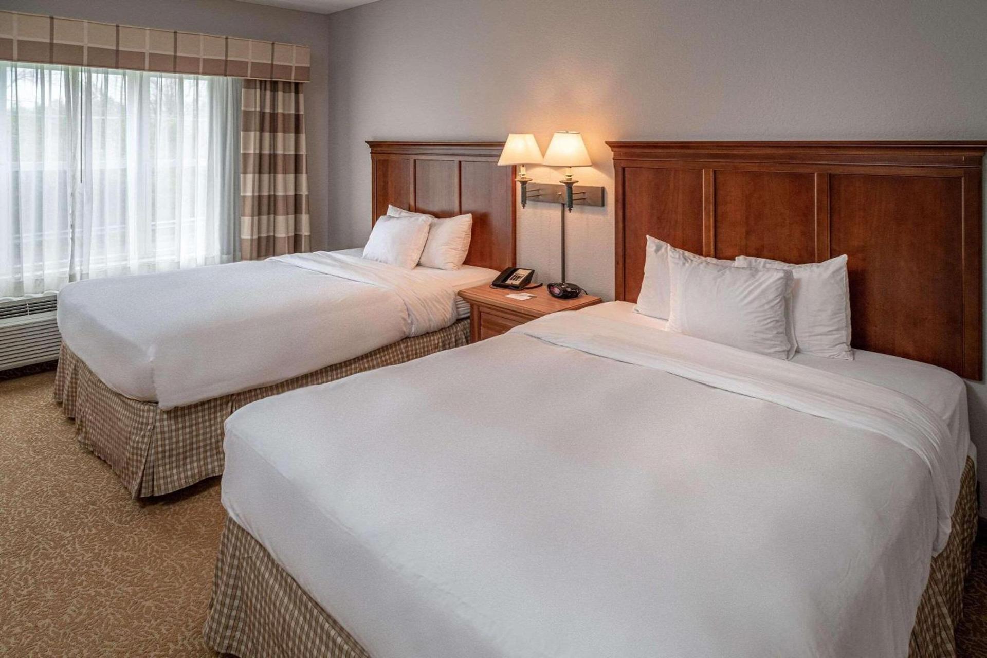 Country Inn & Suites by Radisson, Beckley, WV photo 10