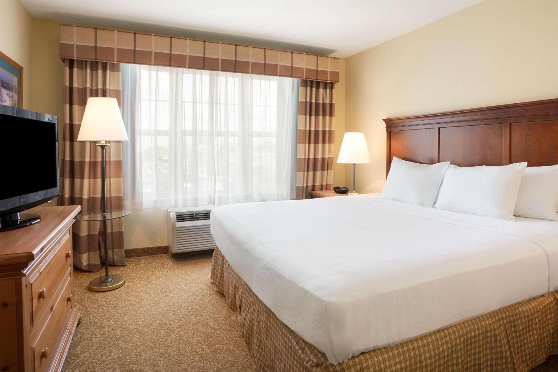 Country Inn & Suites by Radisson, Beckley, WV photo 16