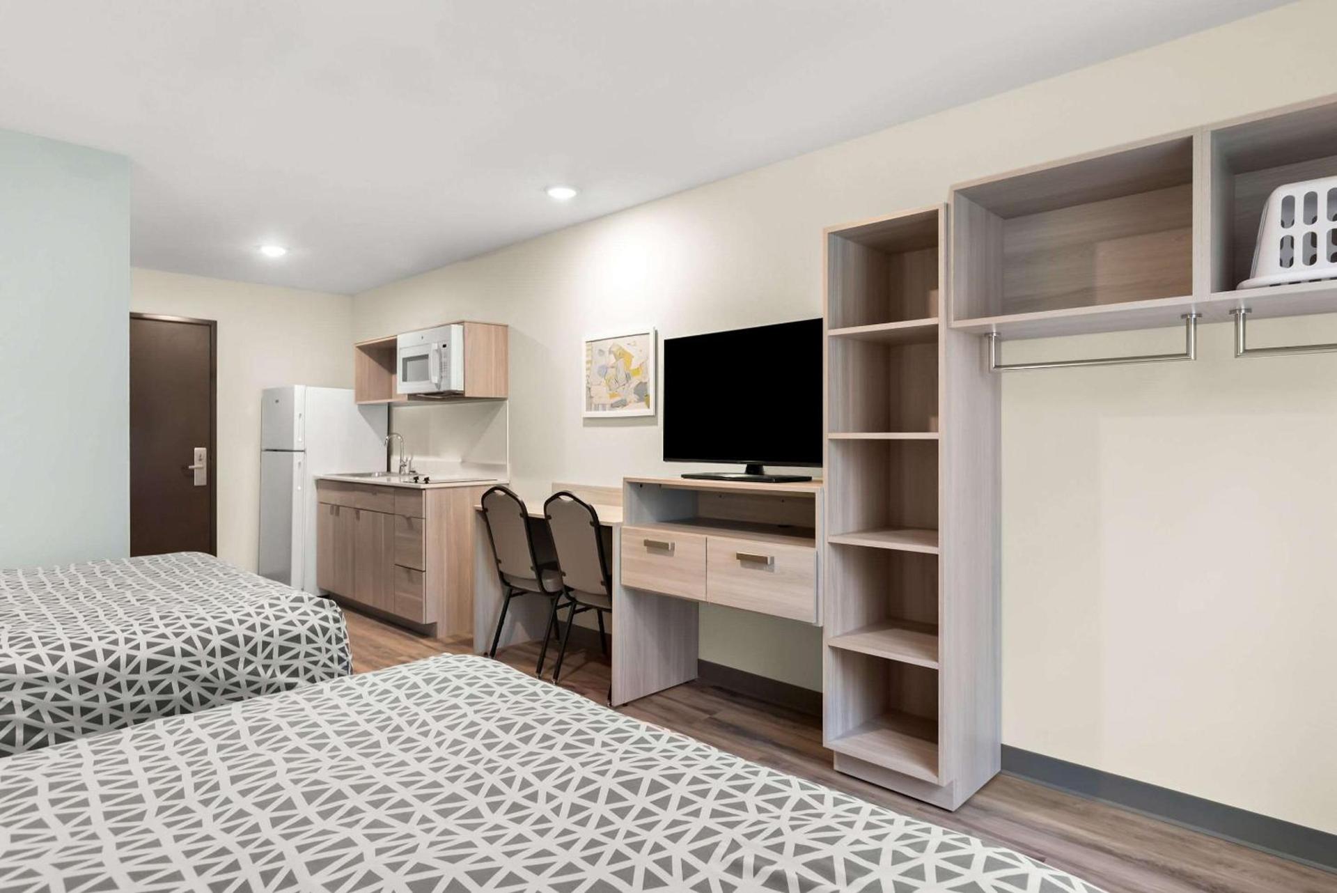 WoodSpring Suites Savannah West Chatham Parkway photo 17