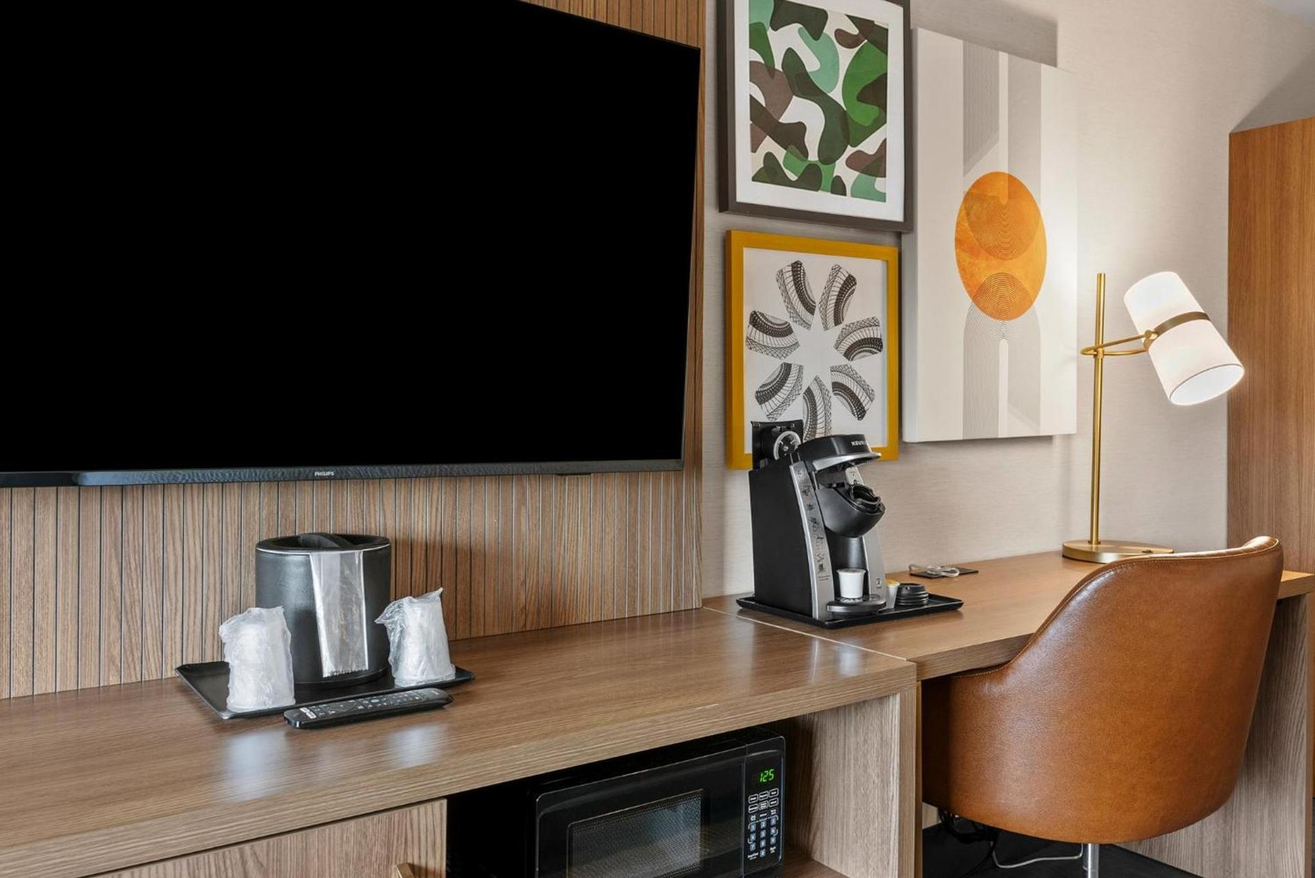 Holiday Inn Niagara Falls State Park Entry by IHG photo 71