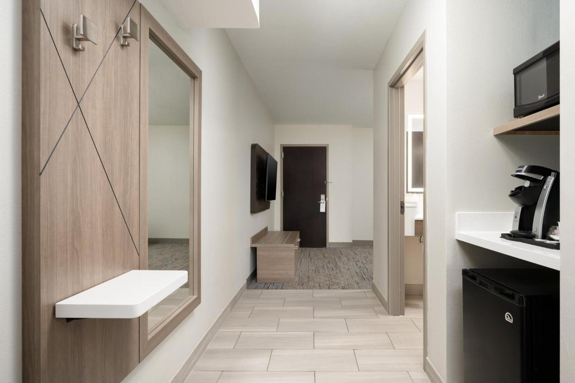 Holiday Inn Express Hotel & Suites Newport South by IHG photo 62