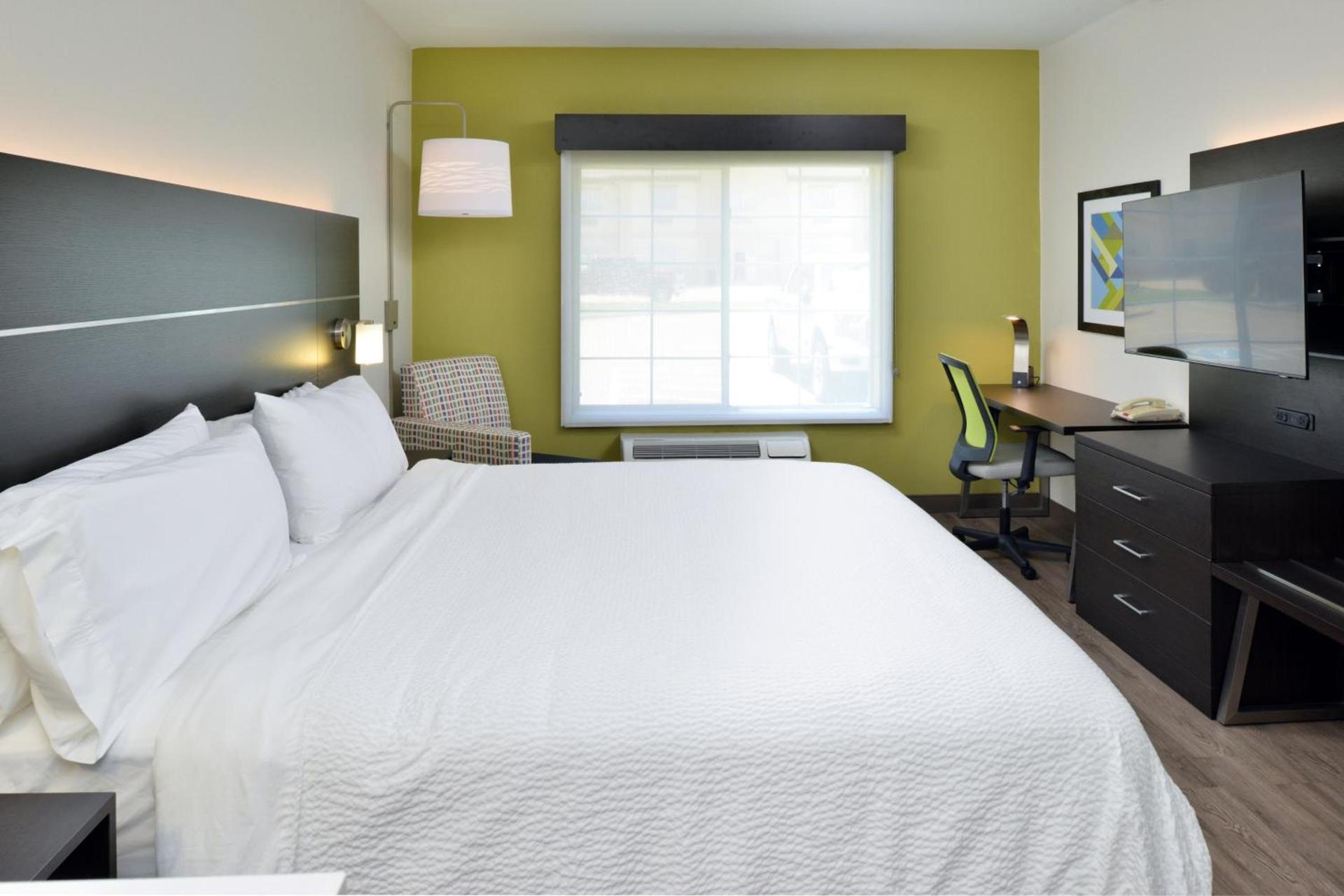 Holiday Inn Express Hotel & Suites Carthage by IHG photo 60
