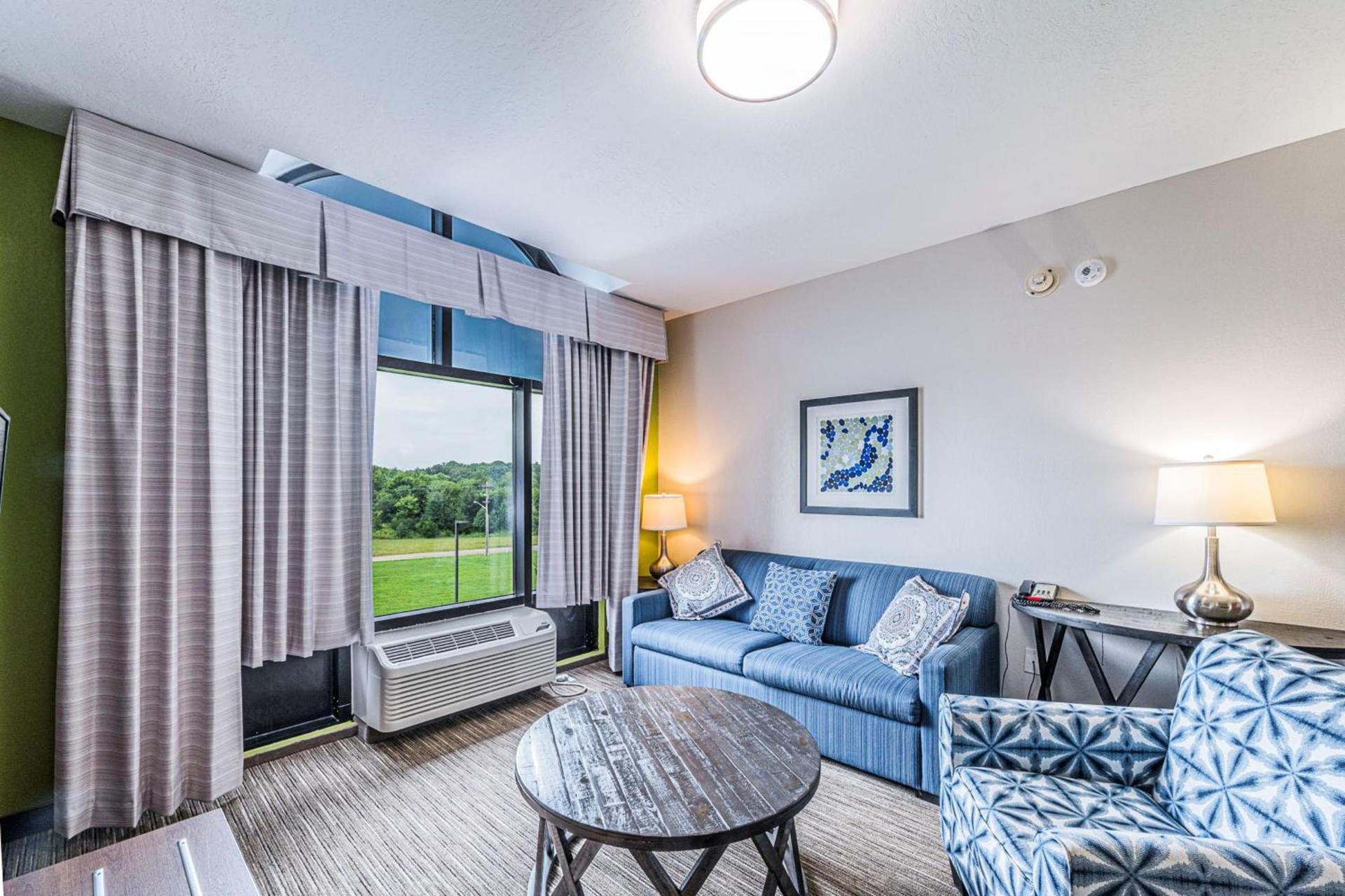 Holiday Inn Express Hotel & Suites Franklin by IHG photo 54