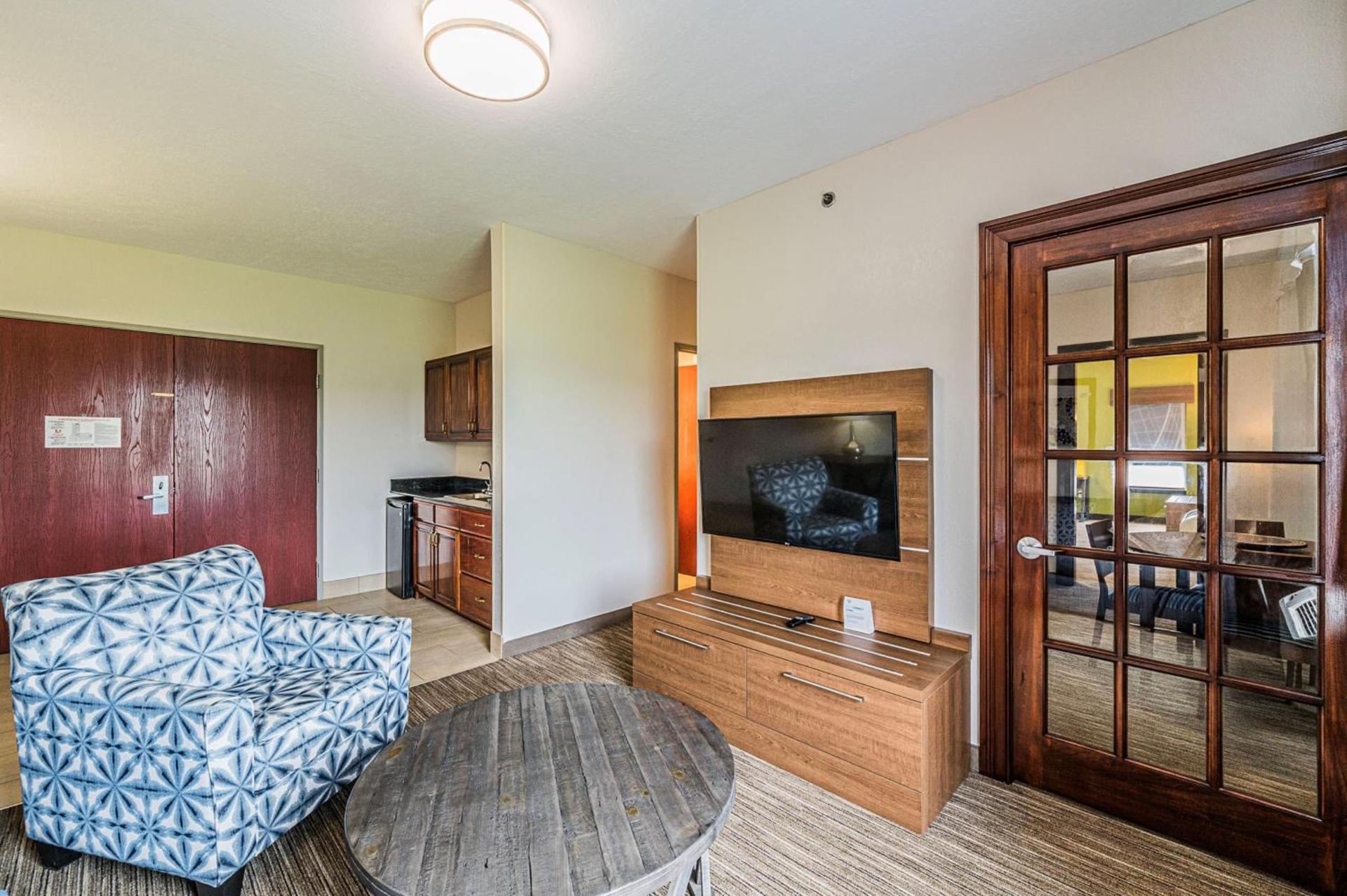 Holiday Inn Express Hotel & Suites Franklin by IHG photo 55